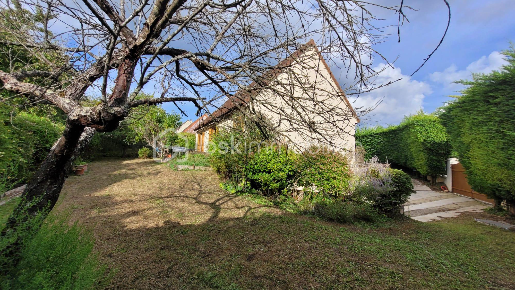 Maison traditionnelle de 150 m² - IMG-20250916-WA0001.jpg