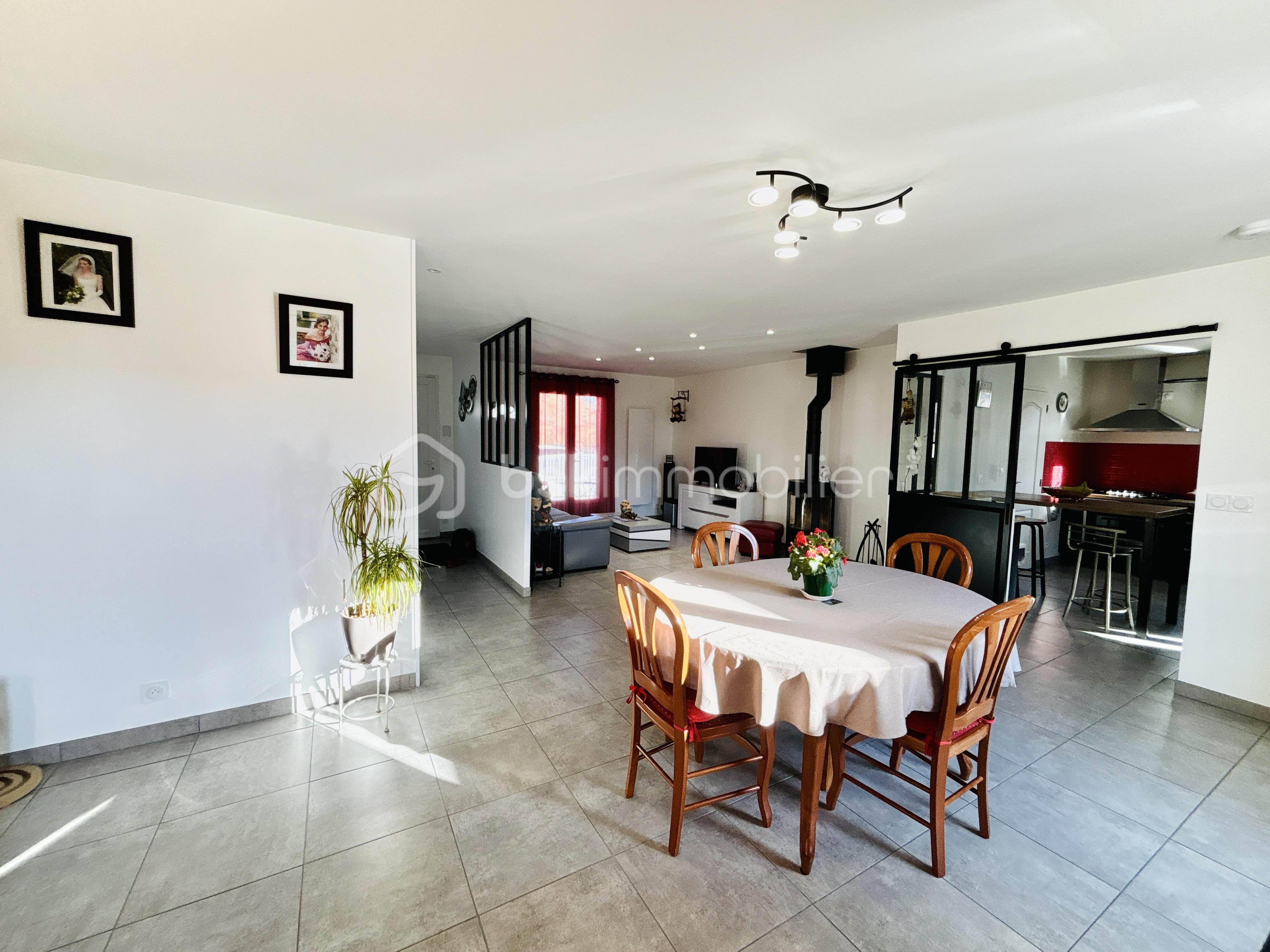 Maison de 139 m² - DJI_20251118_111820_881 2.jpg