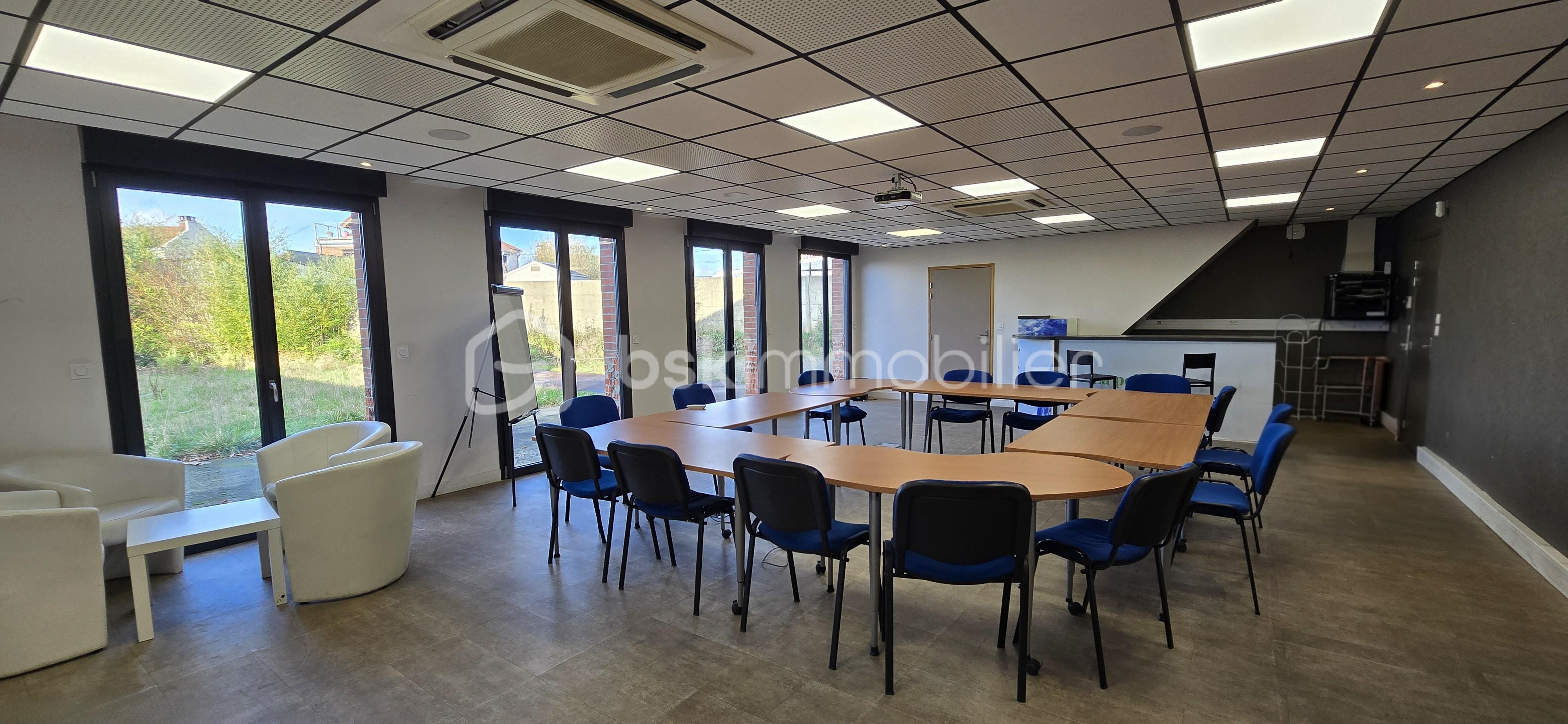 Local d'activités de 1 500 m² - 7.jpg