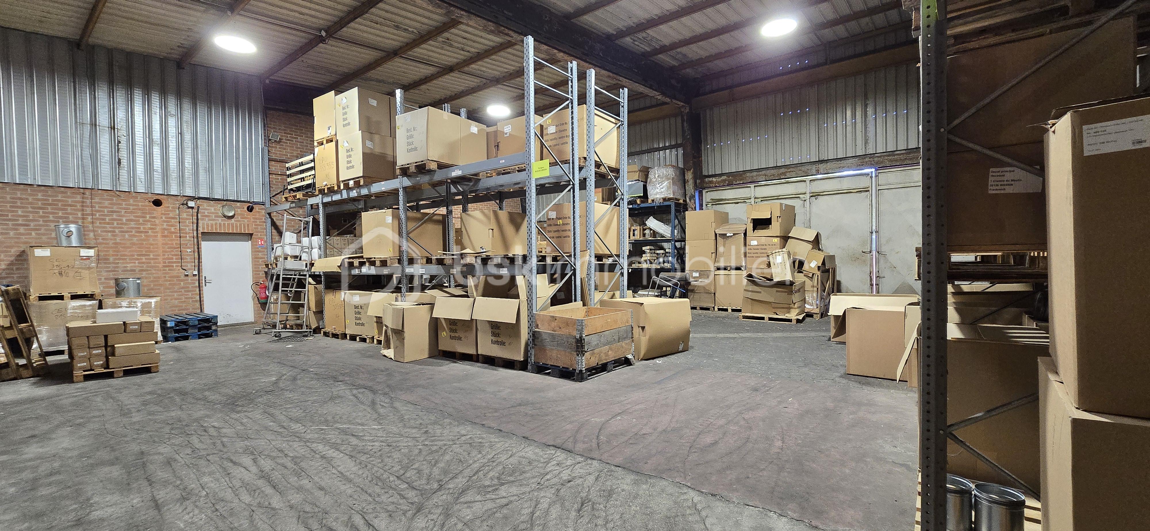 Local d'activités de 1 500 m² - 4.jpg