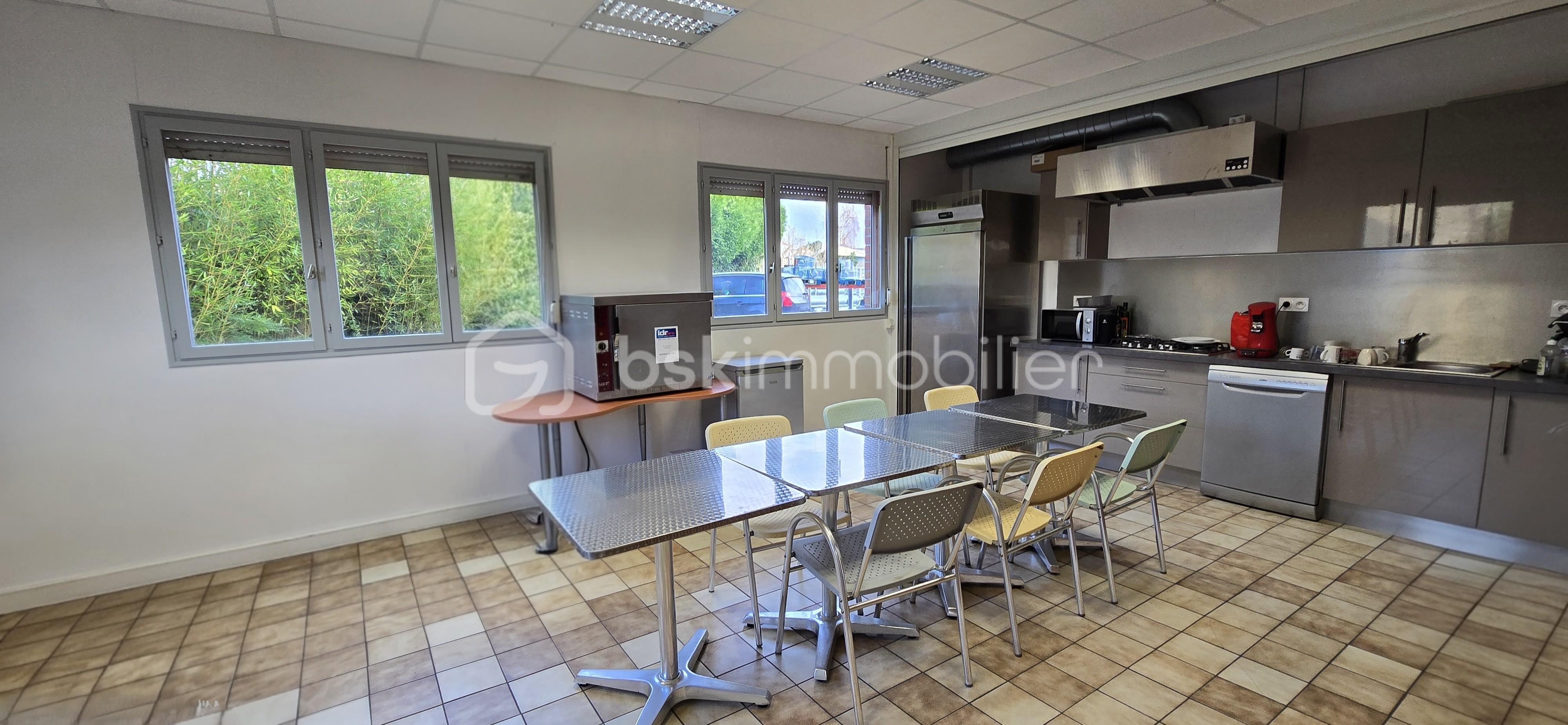 Local d'activités de 1 500 m² - 6.jpg