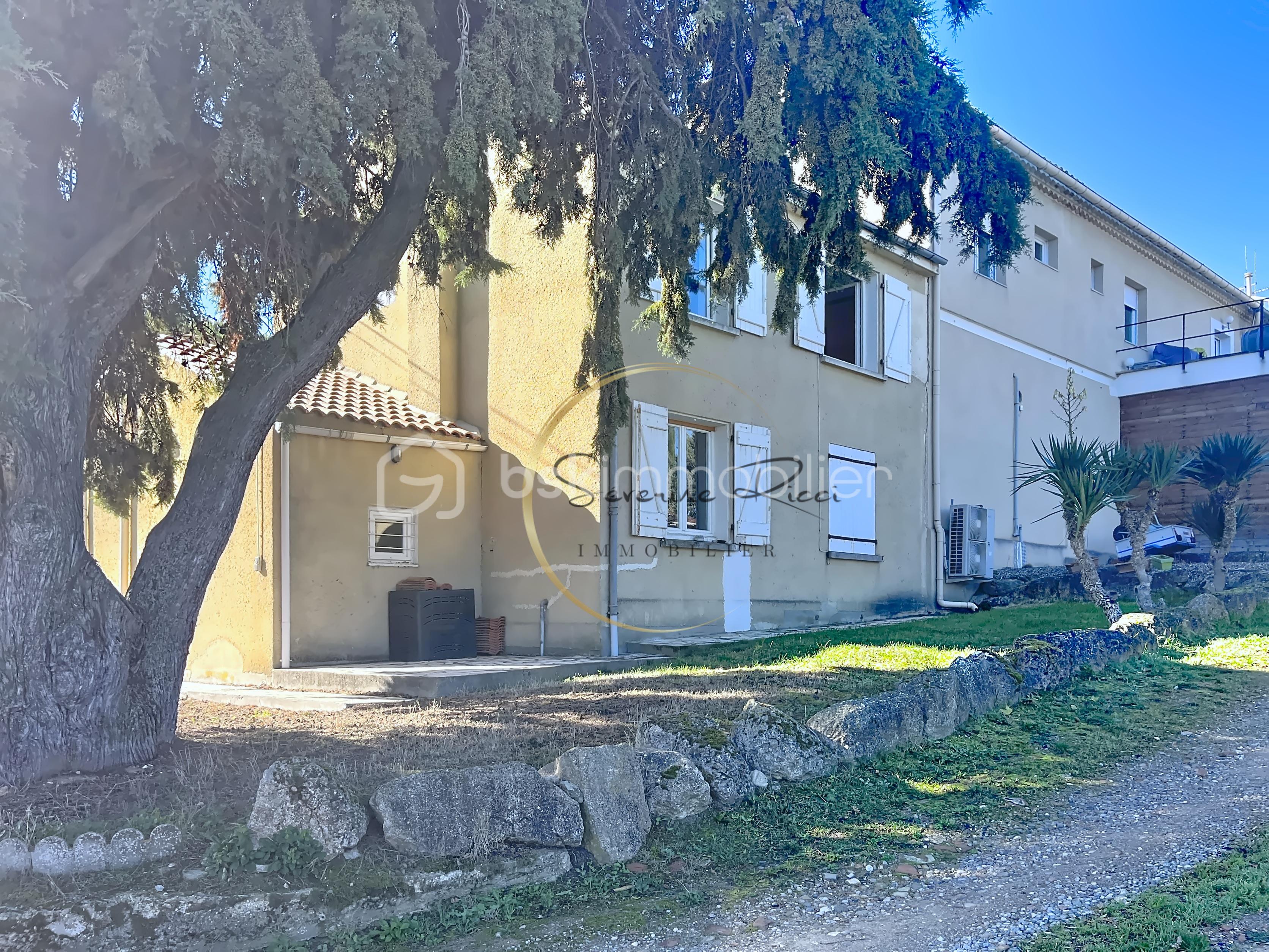 Domaine de 120 m² - GITE FACE ARRIERE 2.jpeg