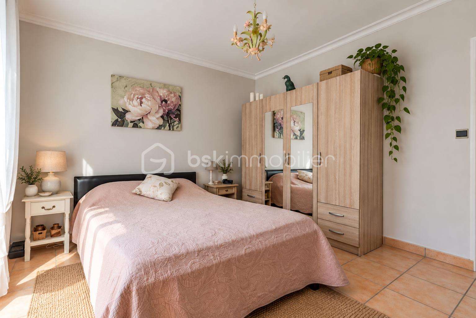 Chambre douce aux tons poudrés.png