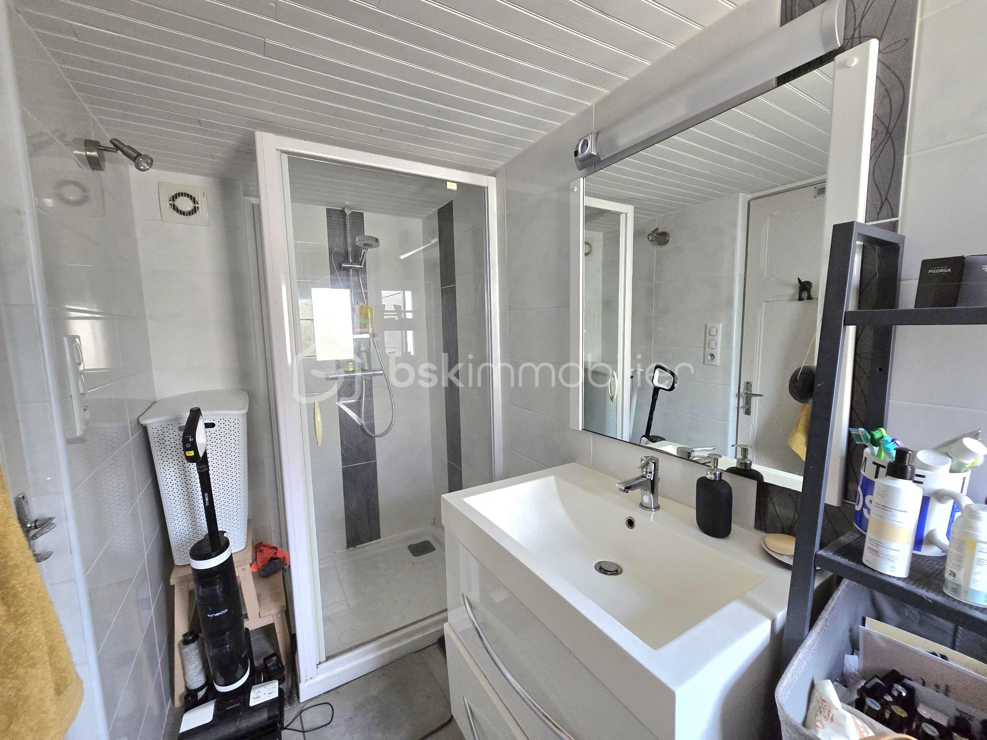 IMMEUBLE Puy-Guillaume N°48 003.jpg