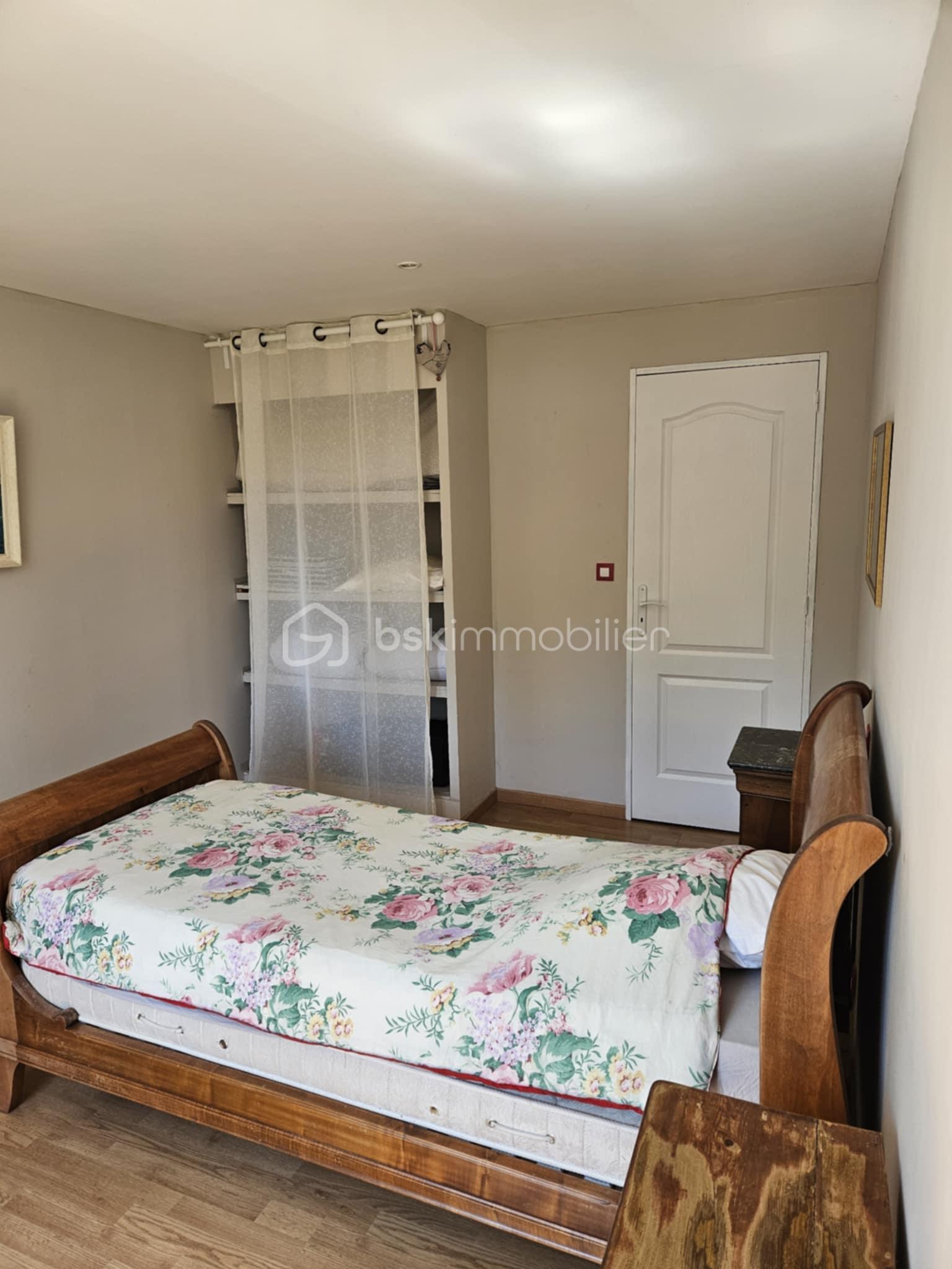 Maison de 242 m² - 48406fbe-5da6-48cb-a437-7a34639fca0e.jpg