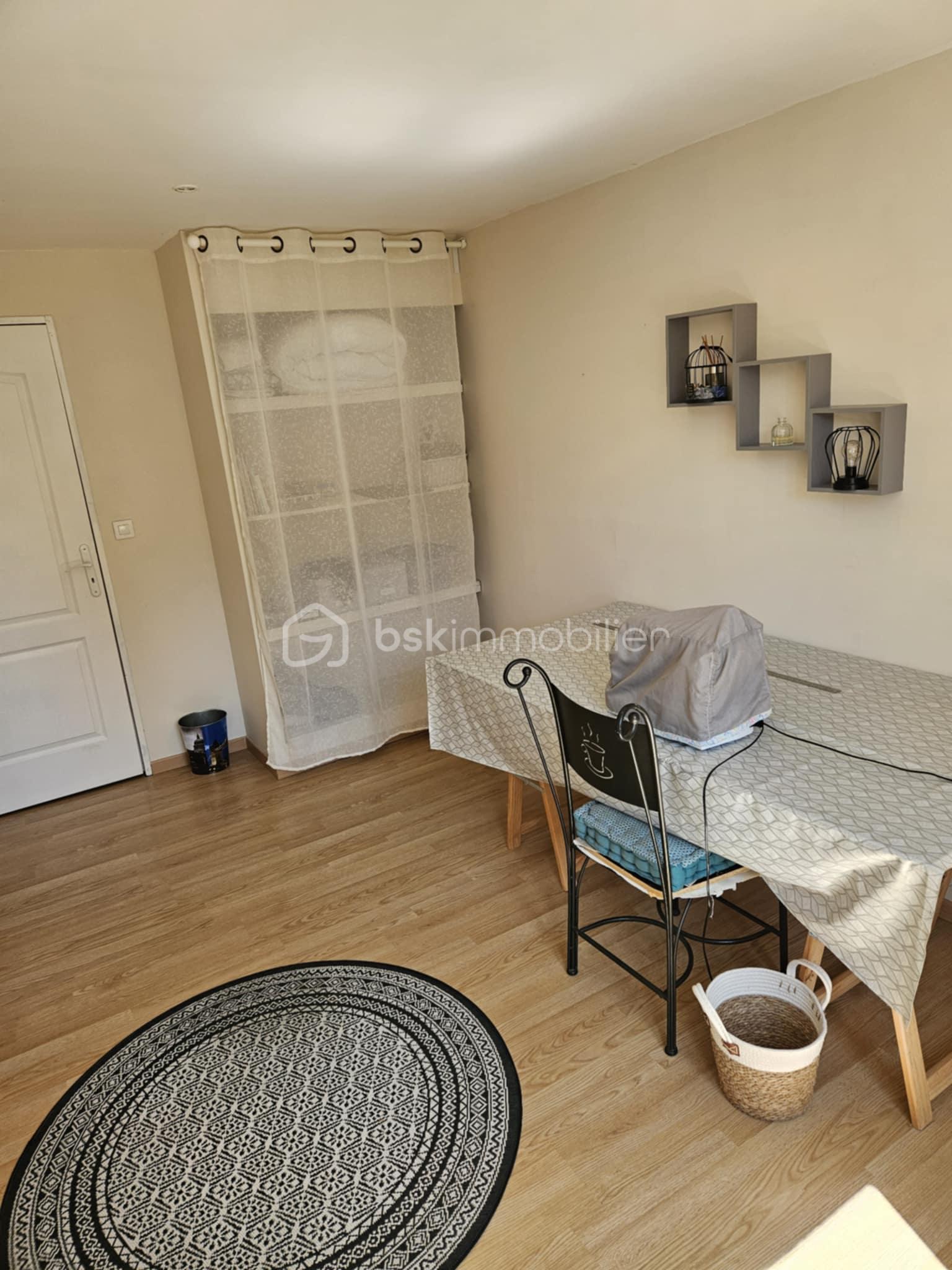 Maison de 242 m² - 0fa9db94-2abd-4d6e-8198-a44e6661bac4.jpg