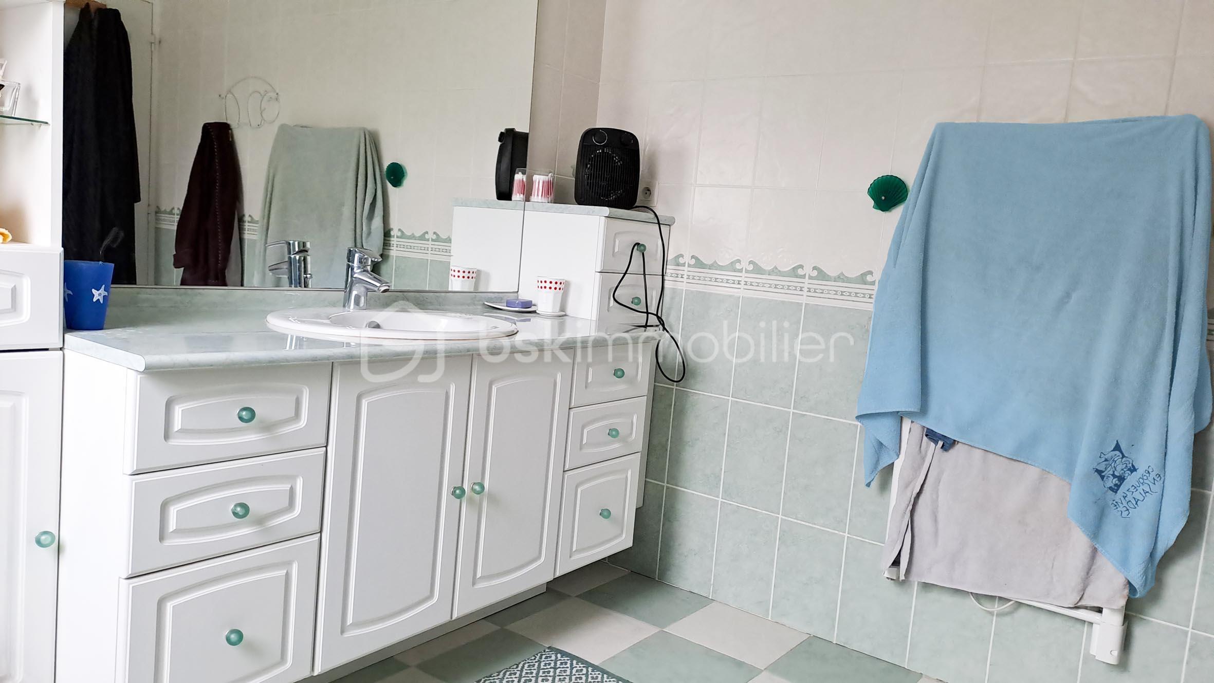 15 ETAGE SALLE BAIN 103513.jpg