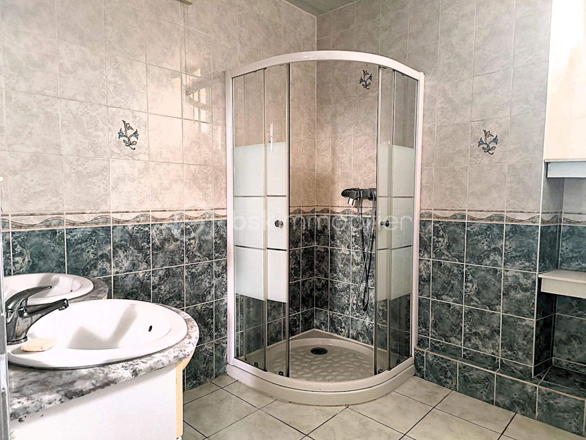 7 R1 SALLE D EAU 2.jpg