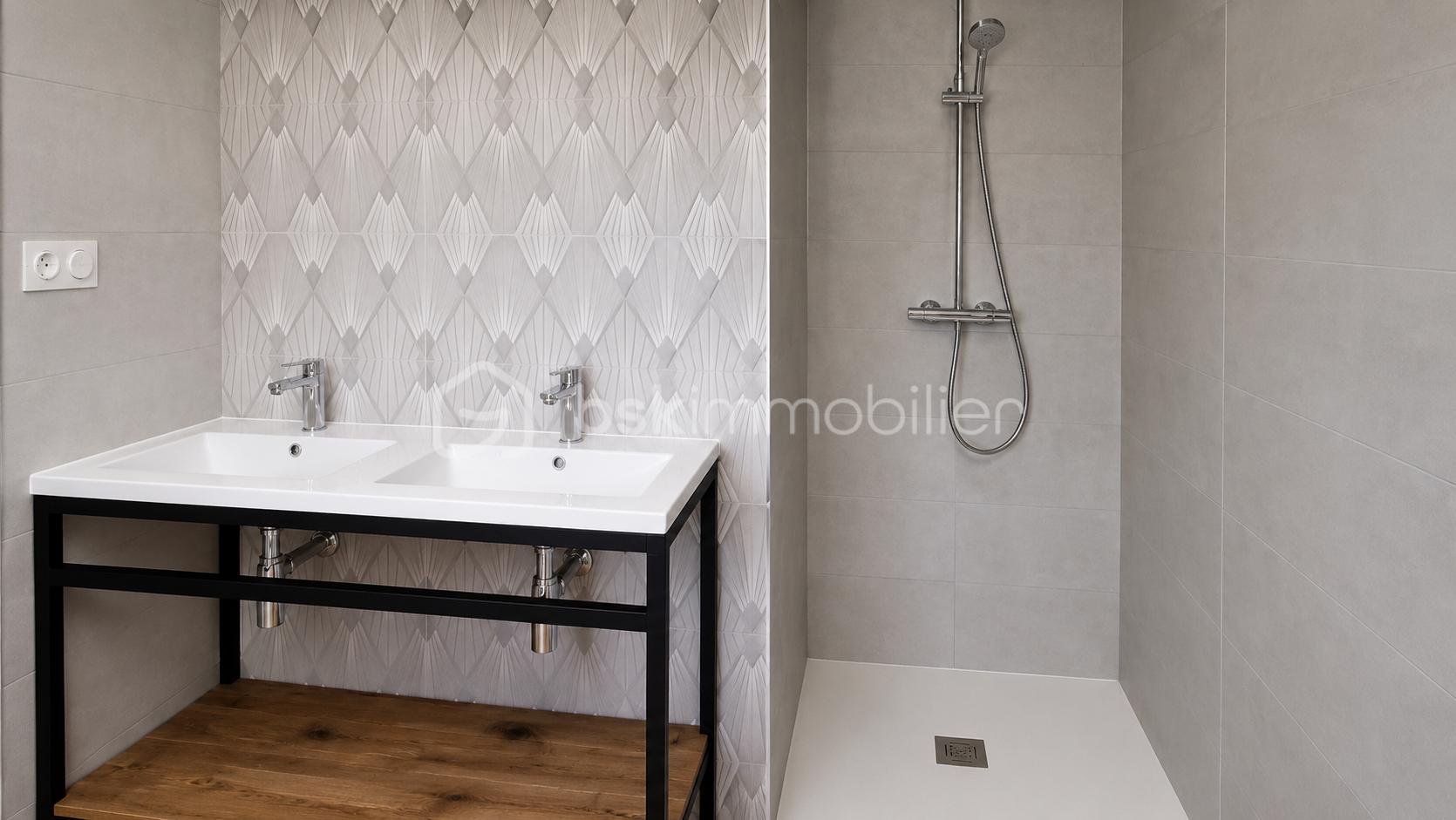 Maison La Frette Lapidaire 28 douche 1er étage.png