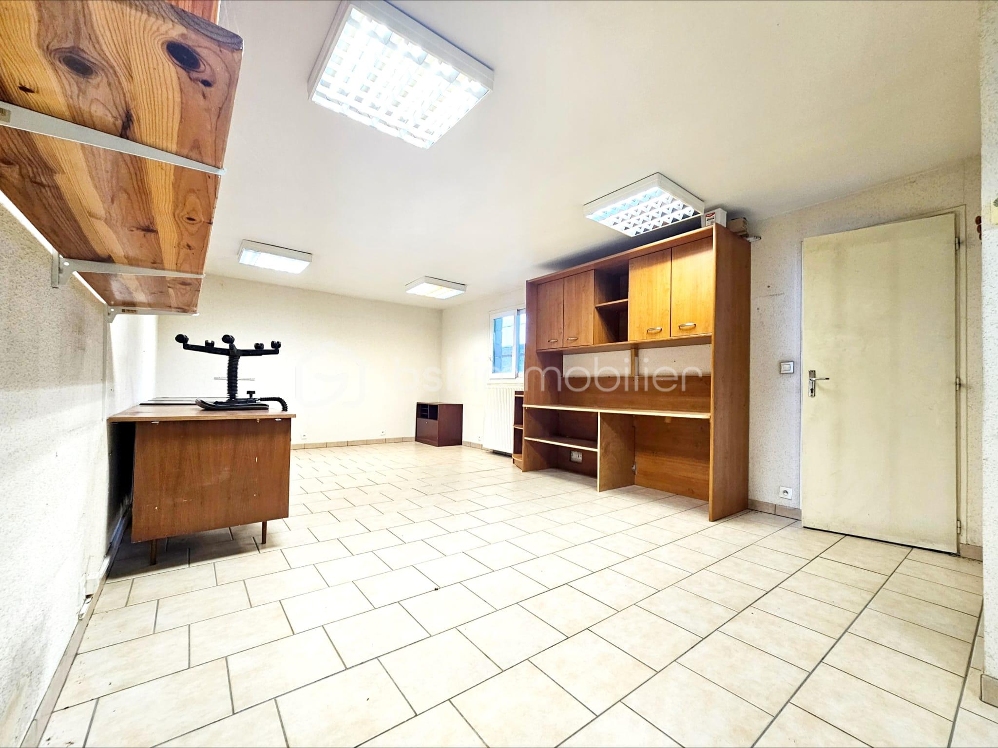 Maison traditionnelle de 196 m² - WhatsApp Image 2025-08-12 at 14.51.23 (14).jpeg