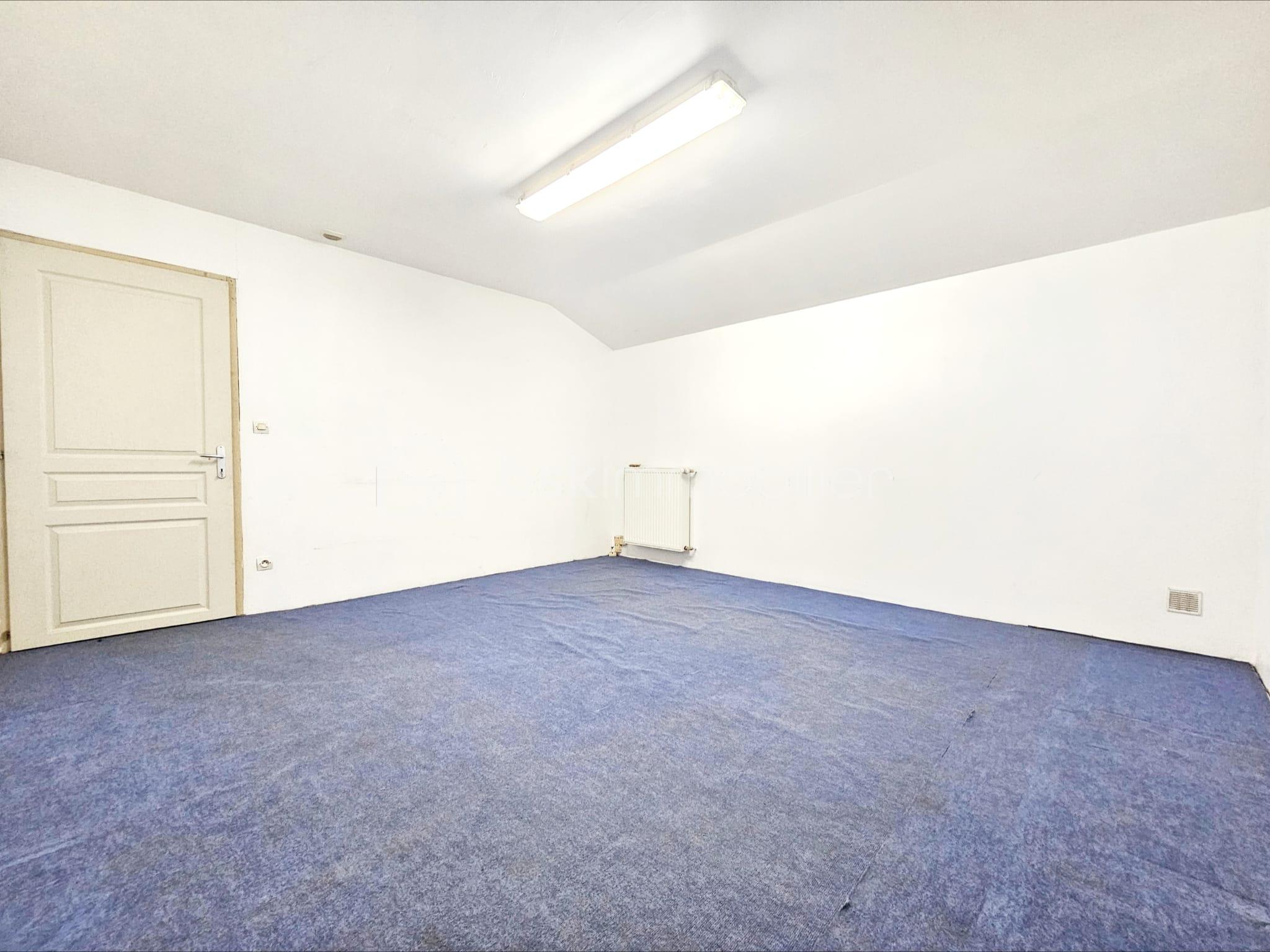 Maison traditionnelle de 196 m² - WhatsApp Image 2025-08-12 at 14.51.23 (16).jpeg