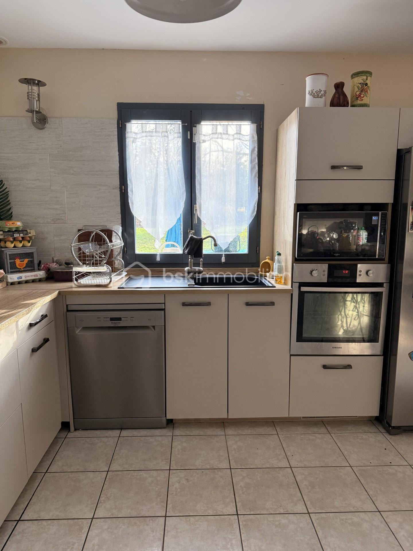 Maison de 140 m² - 4a1d23cc-b3d5-493f-98a3-9359aa05b770.jpg