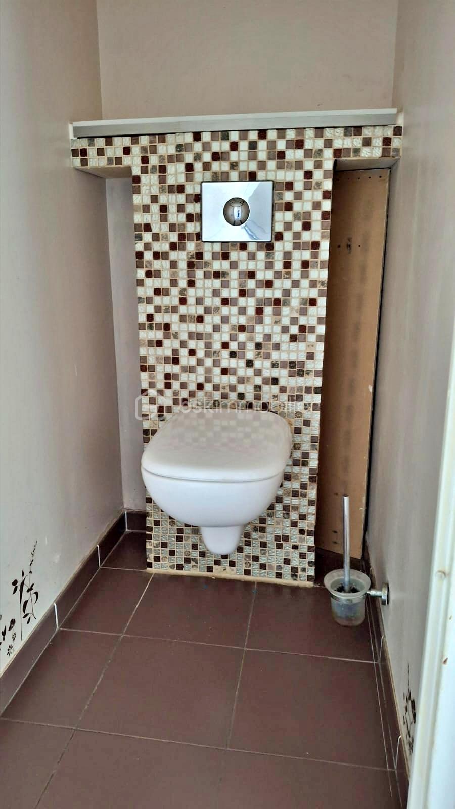 WC.jpeg