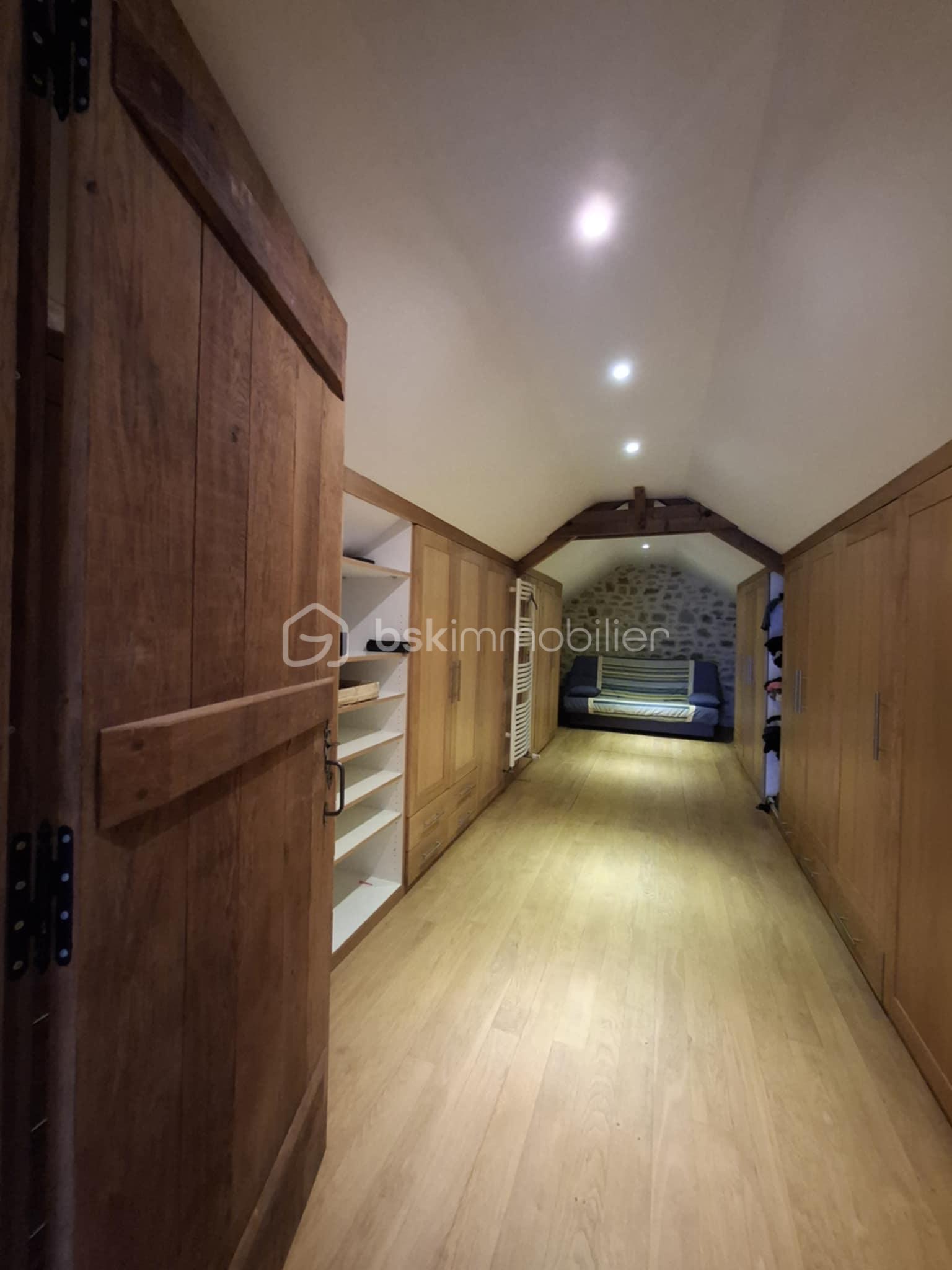 Maison de 181 m² - 069f04ad-61c4-4def-a615-b8a9c74daf66.jpg