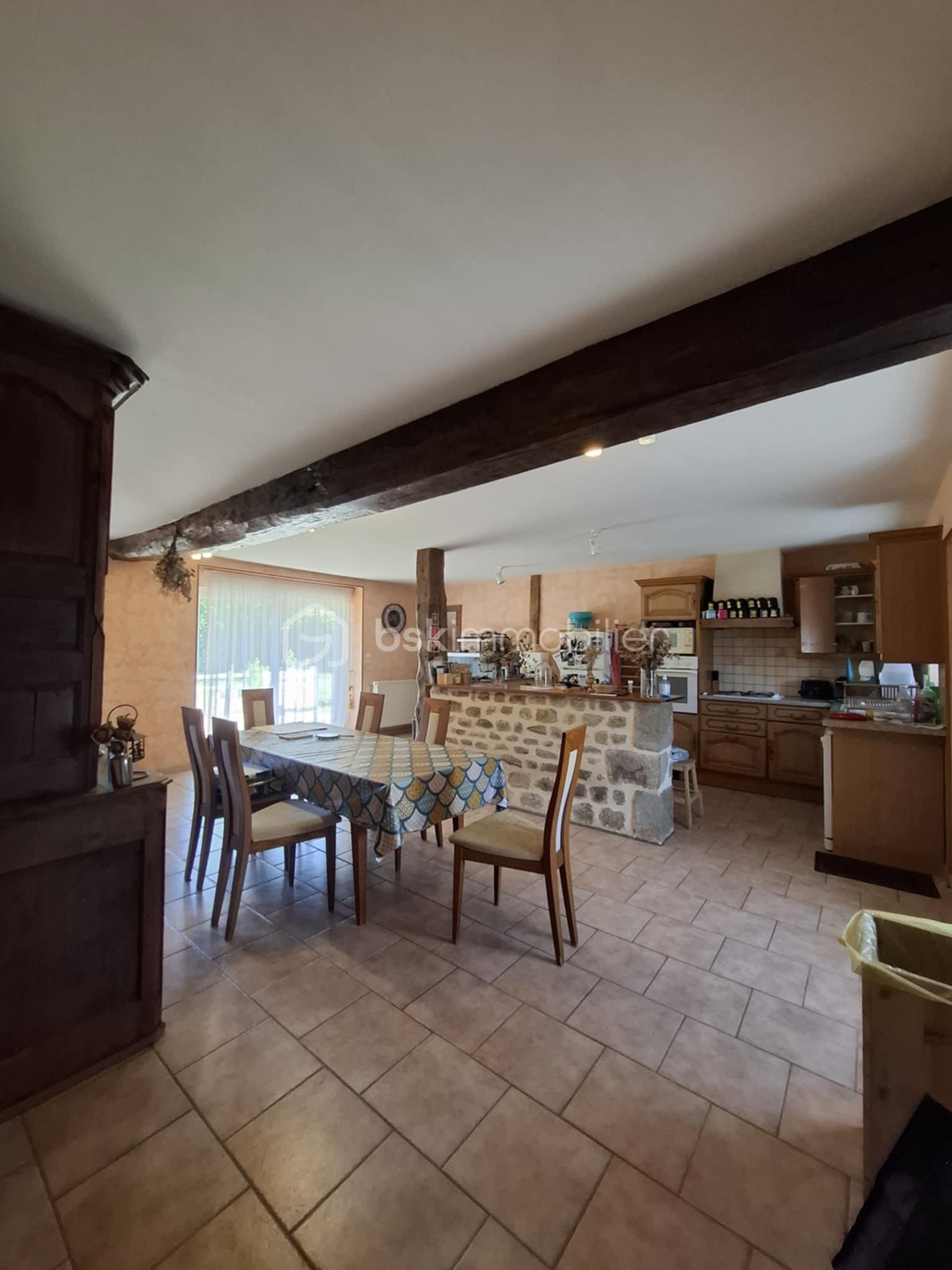 Maison de 181 m² - 60eae2ba-ab7e-4b78-b86c-3b3233acfe6f.jpg