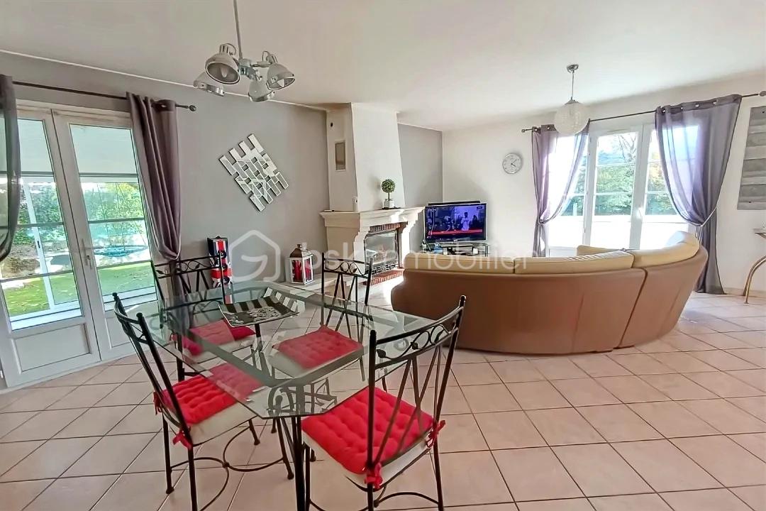 Maison de 150 m² - hoqi-8c348425302a4e5696293dc3964cf156.jpg