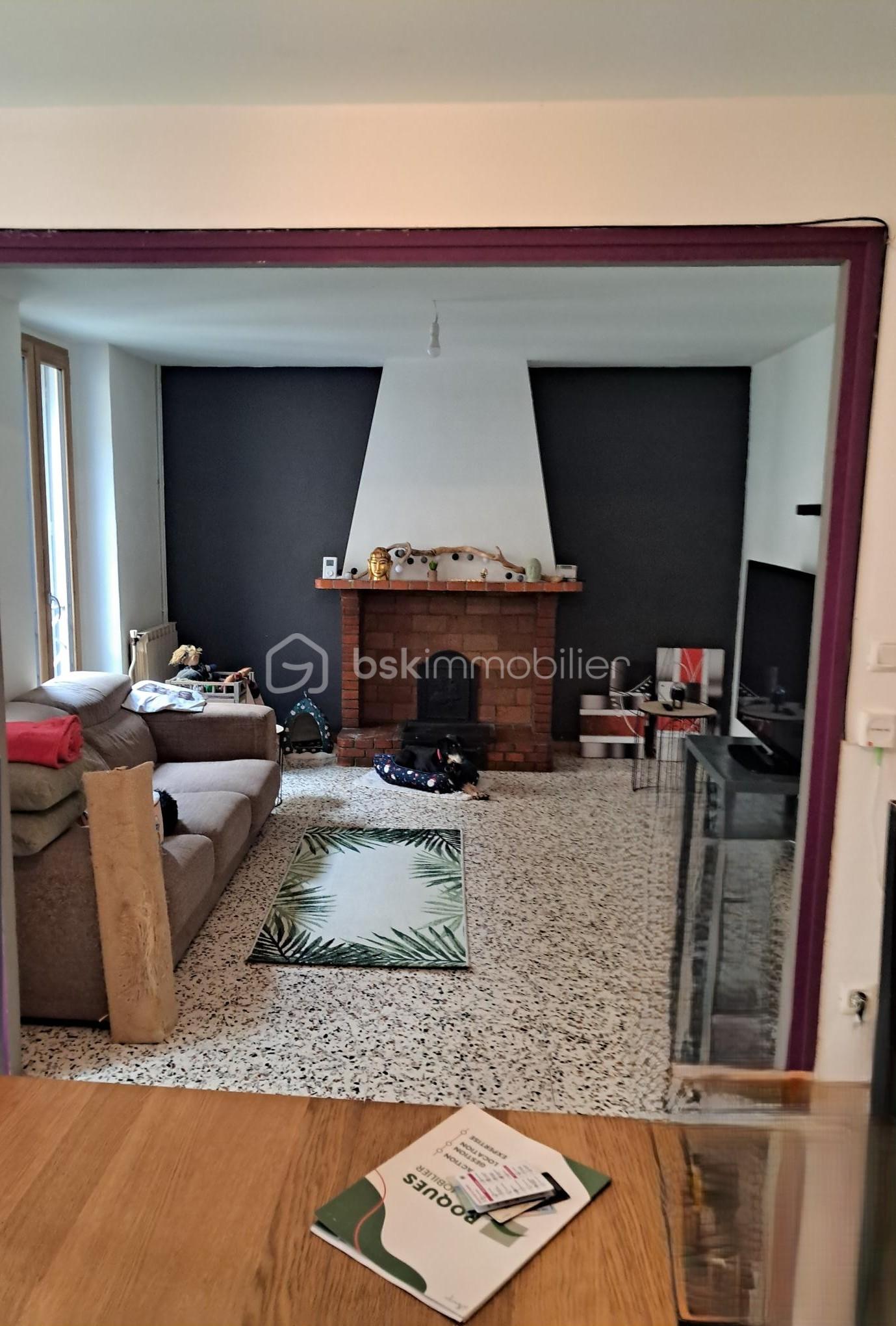 Maison ancienne de 125 m² - 4e-salon cheminee.jpg