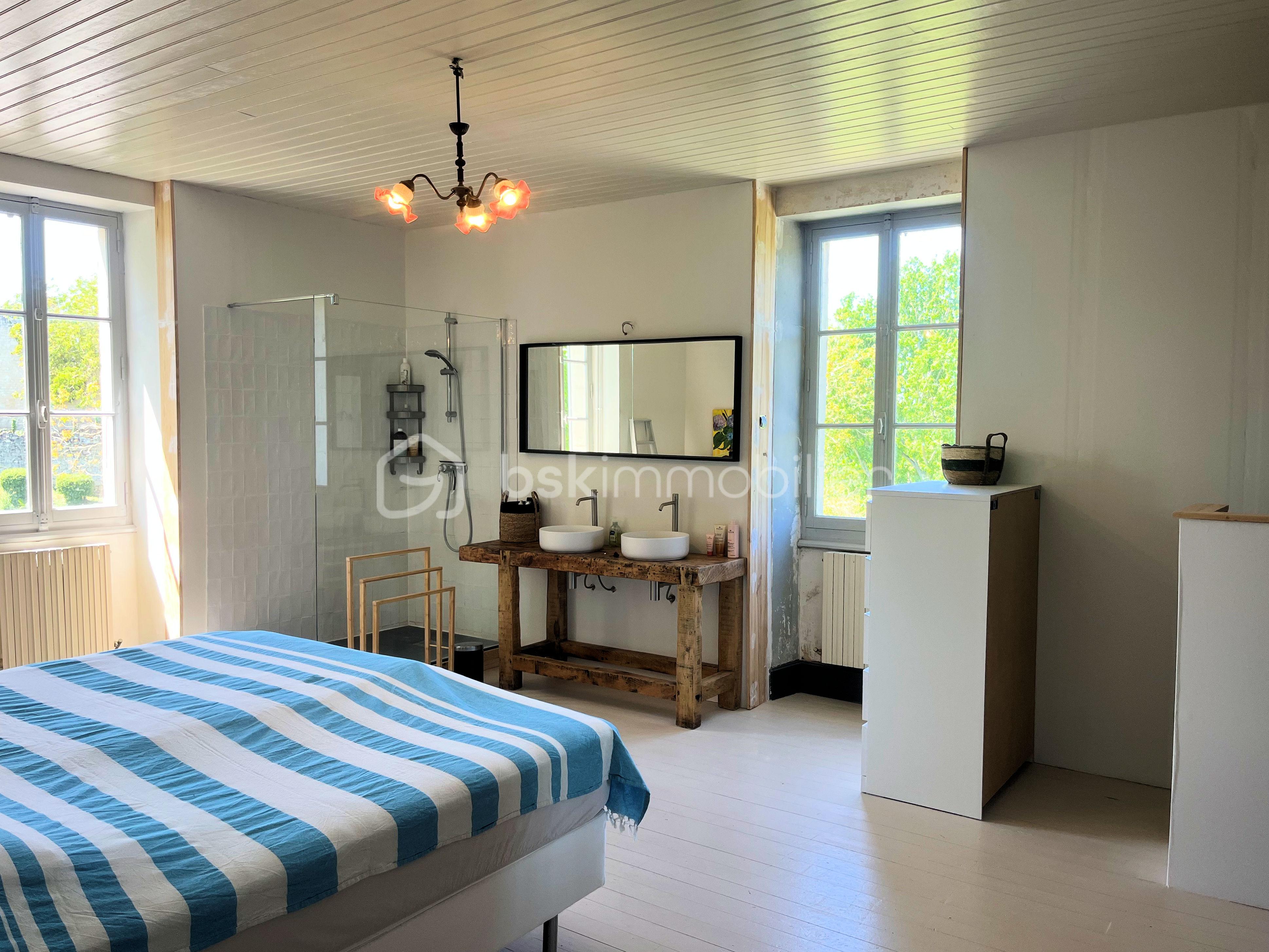 Chambre_master_gites_cesar_carvalho_bsk_immobilier 2.jpg