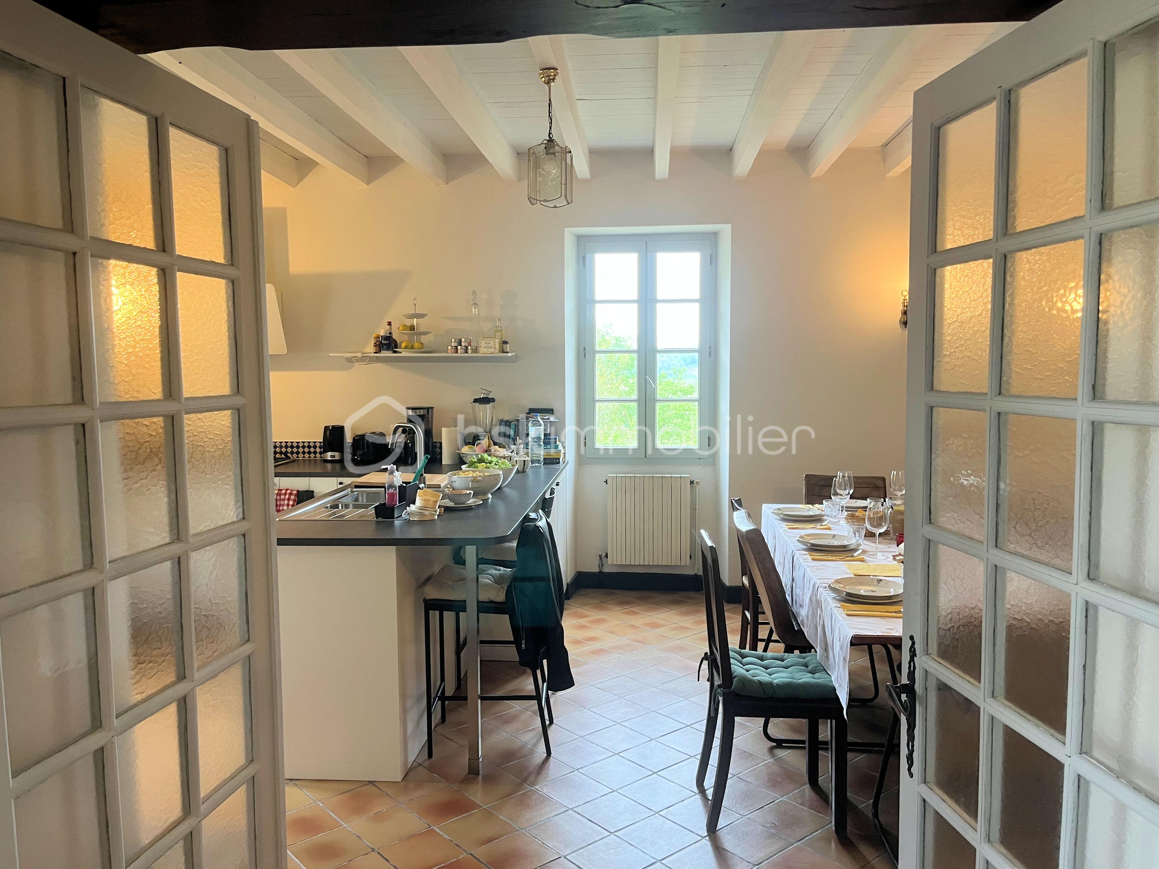 Cuisine_gites_cesar_carvalho_bsk_immobilier.jpg