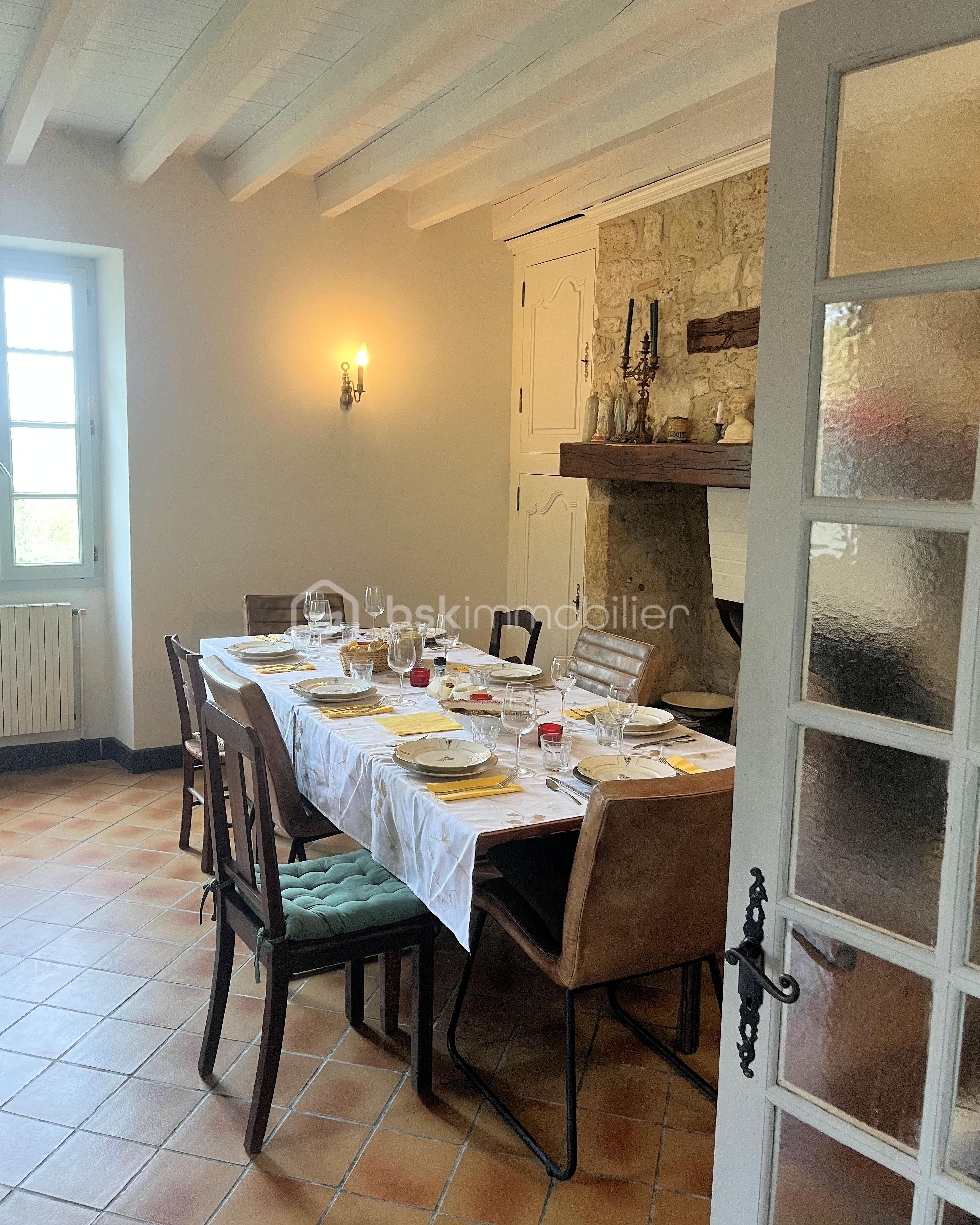 Cuisine_chemine_gites_cesar_carvalho_bsk_immobilier.jpg