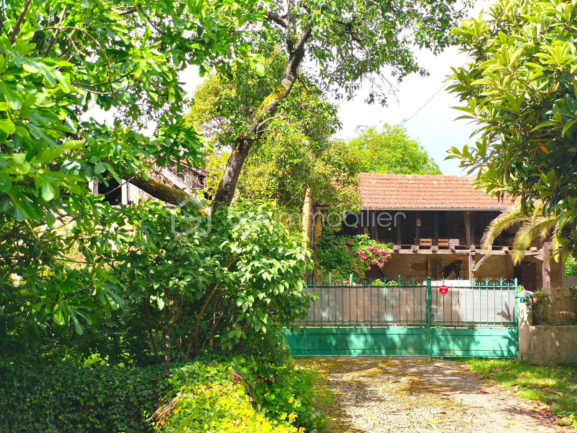 Maison ancienne de 225 m² - 8ndBiU9Zu4ePGe6MSo6ftuovSwpdpNSyjMvLRGjA-Photoroom.jpg