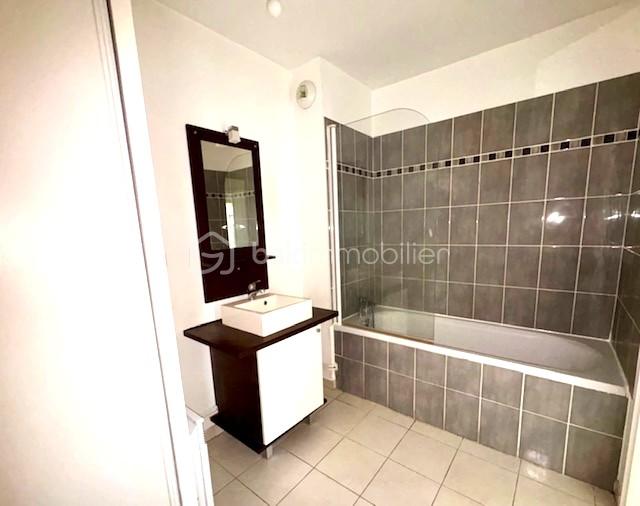 Appartement de 61 m² - SDB 1.jpg