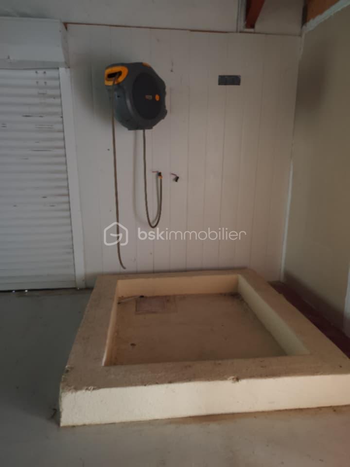 Local commercial de 192 m² - Messenger_creation_7EC3569A-724A-487A-966B-6F8351818BFA.jpeg