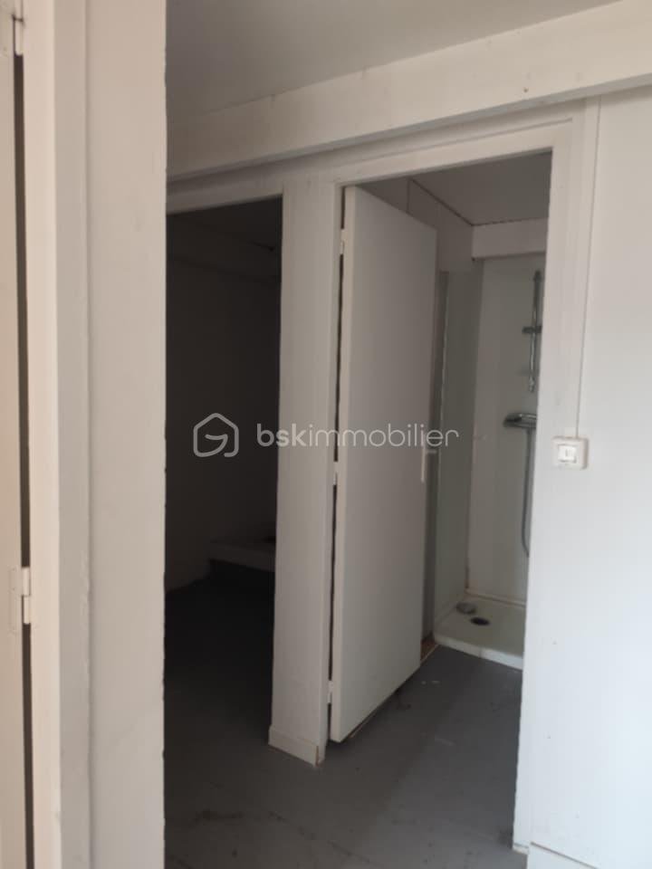 Local commercial de 192 m² - Messenger_creation_39697C52-F38D-4D4A-A6E4-1C3B7C50B4B0.jpeg