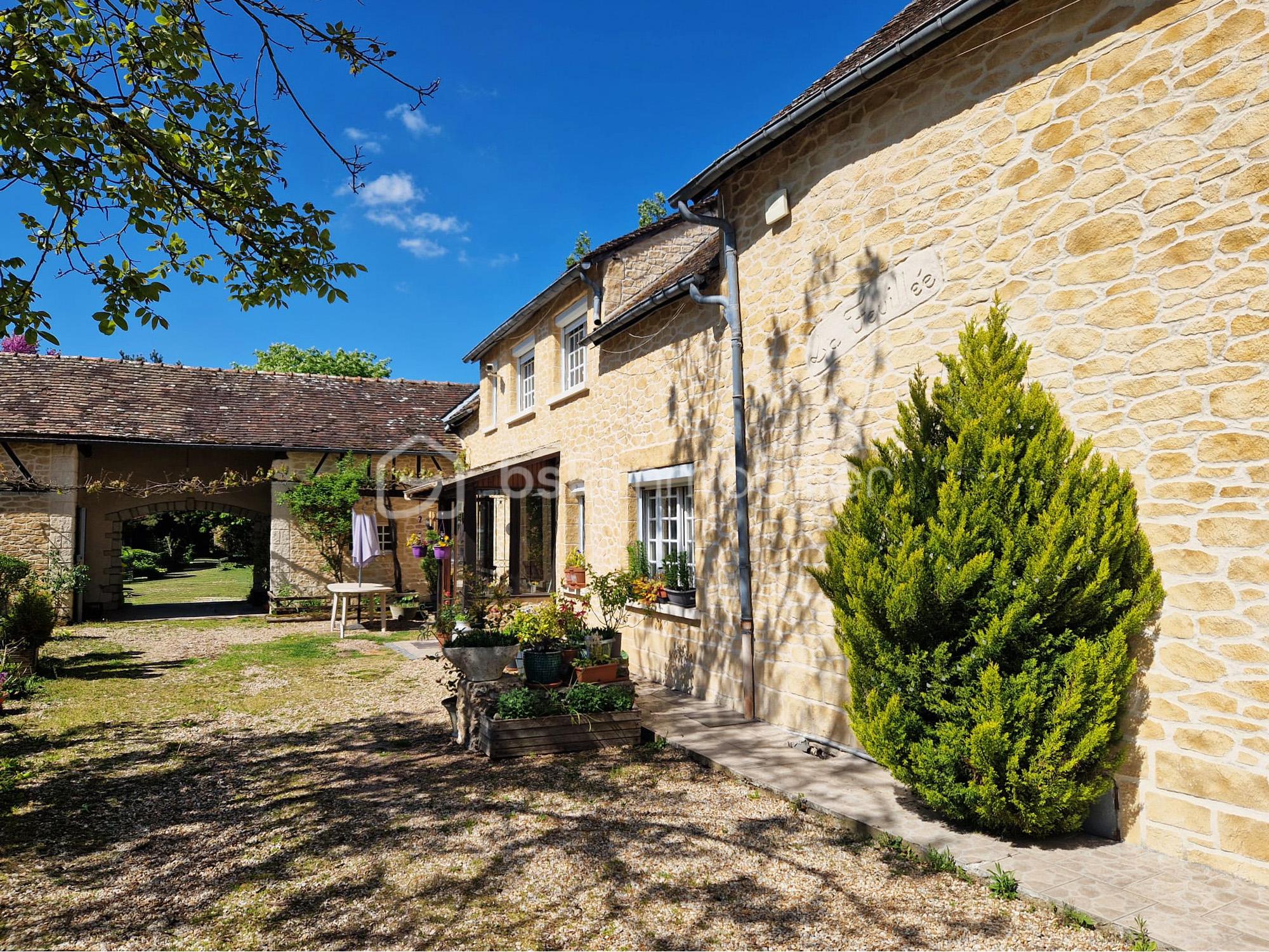 IMMOBILIER HOUDAN CELINE VAN DE WALLE BSK 2.jpg