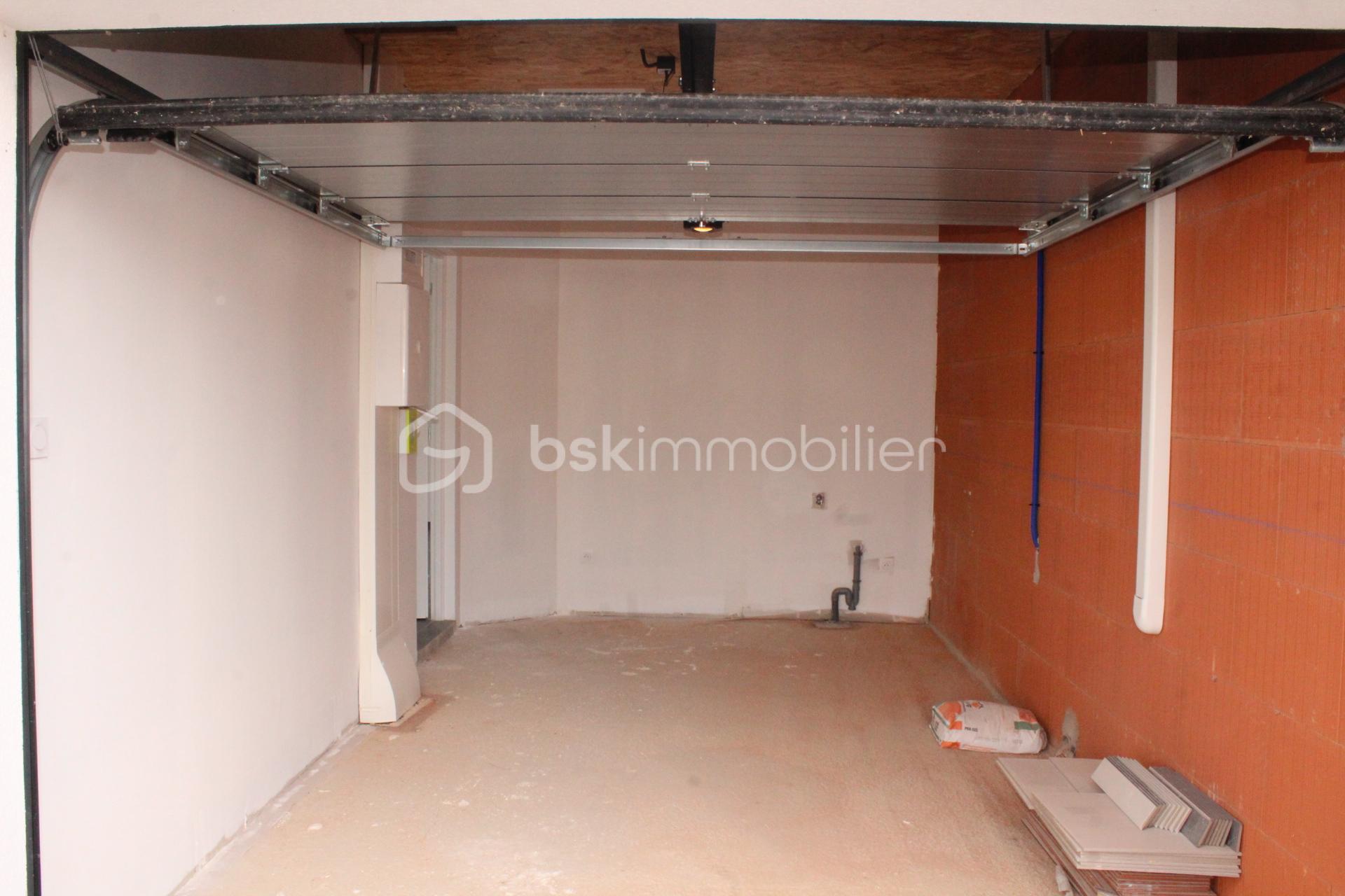Maison de 94 m² - garage1.JPG