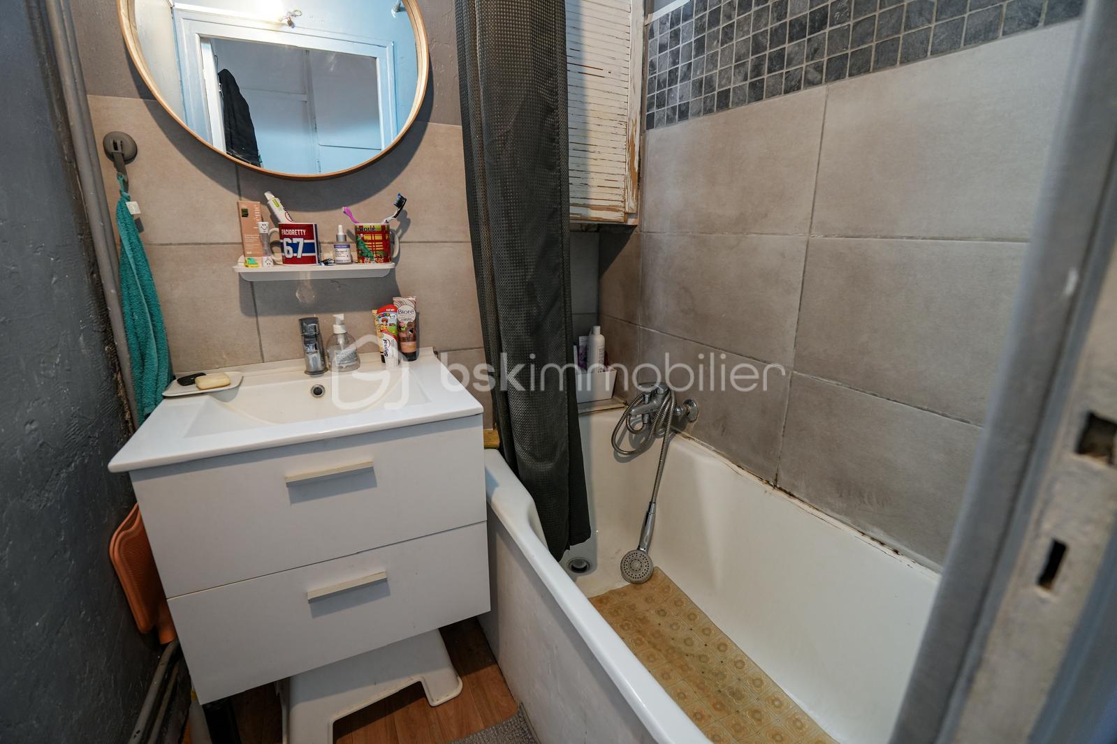 Appartement de 50 m² - SALLE DE.jpeg