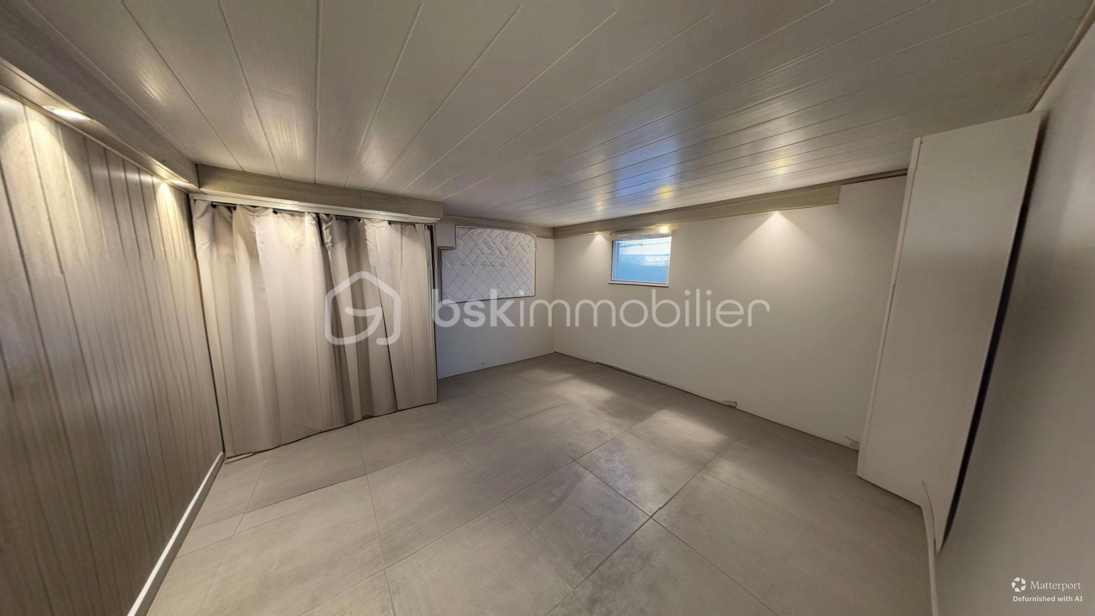 Maison traditionnelle de 157 m² - Home-11172025_172943_defurnished.jpg