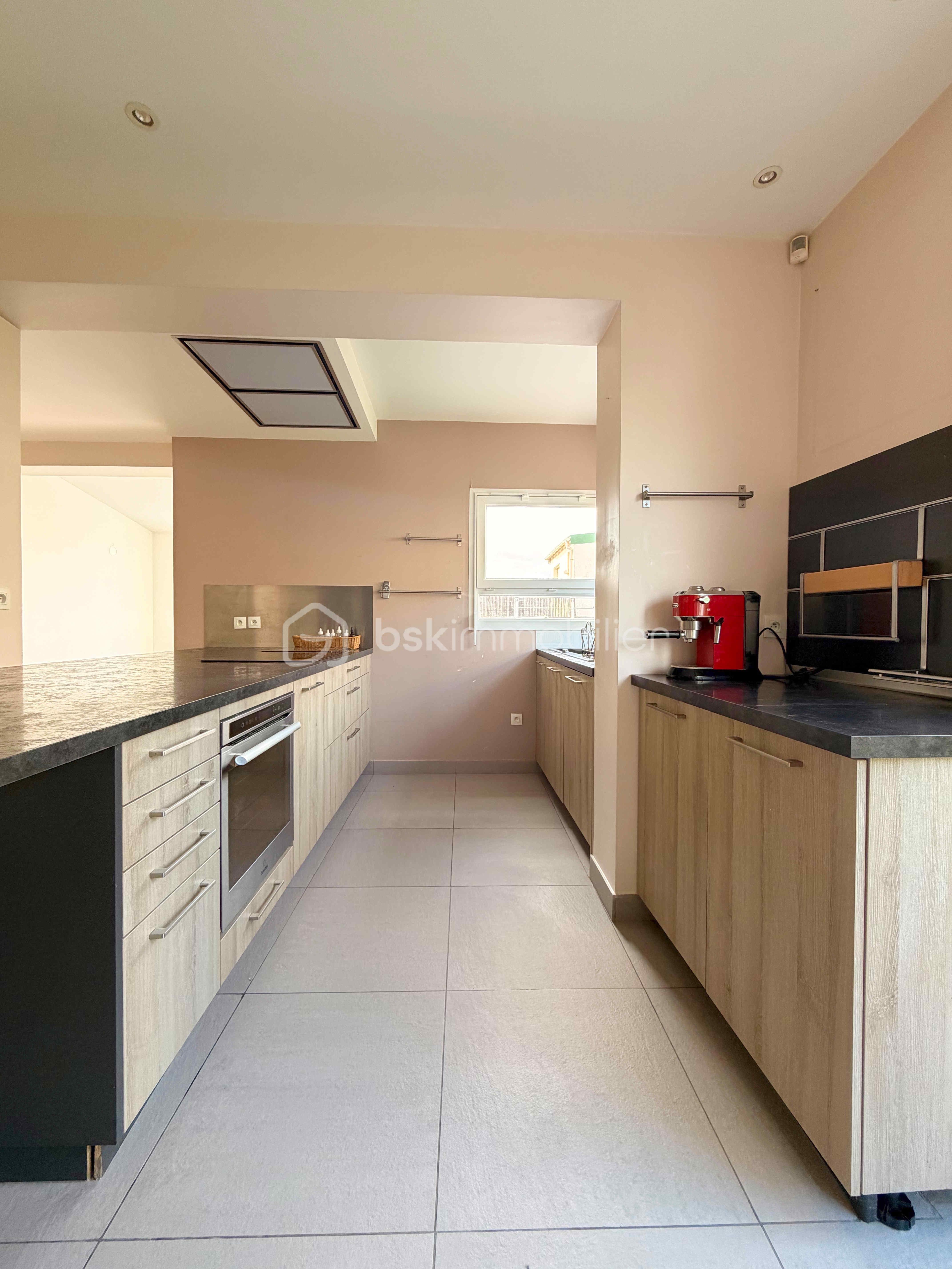 maison-suresnes-cuisine-equipee-amenagee.jpg