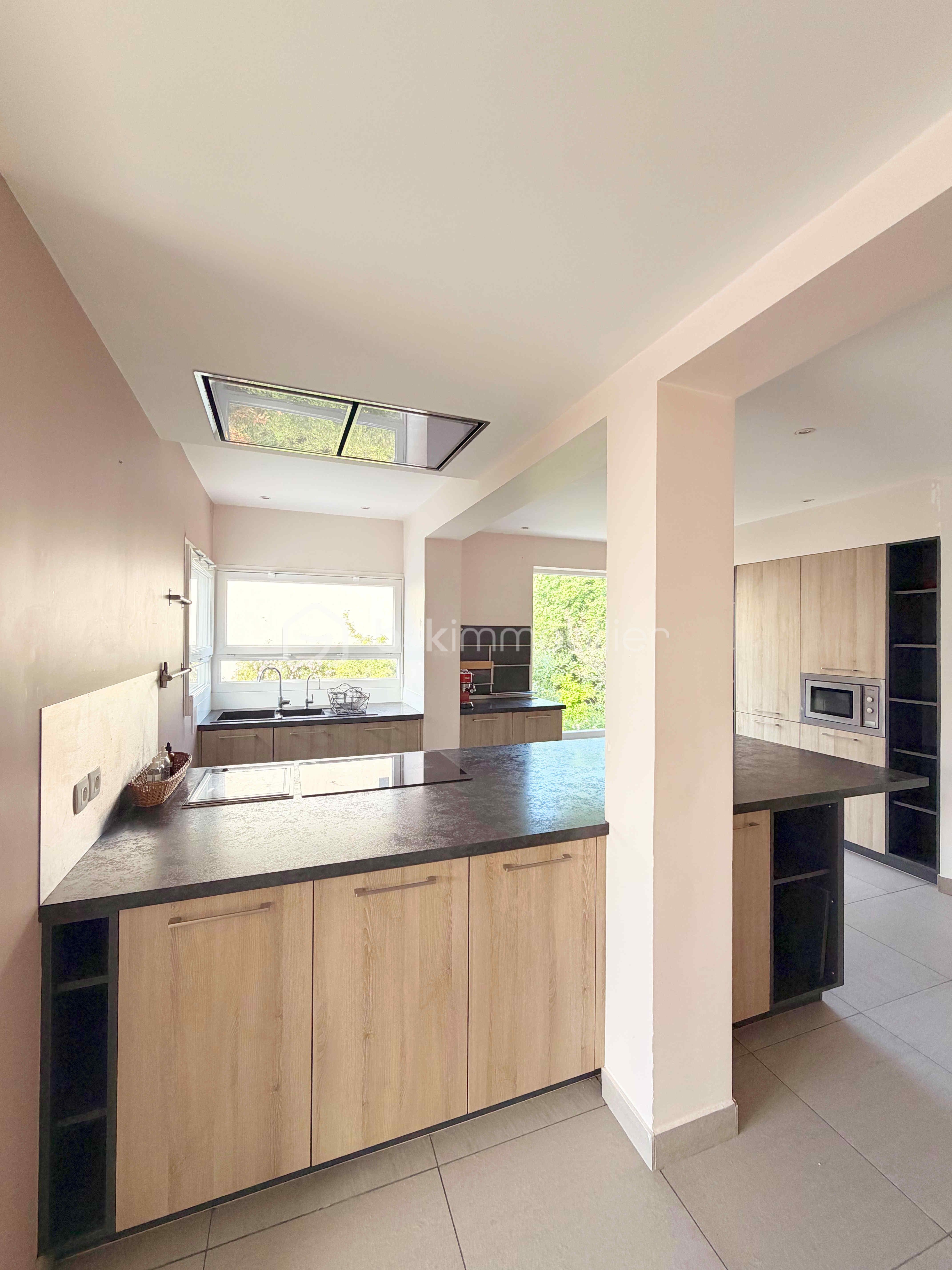 maison-suresnes-cuisine-equipee.jpg