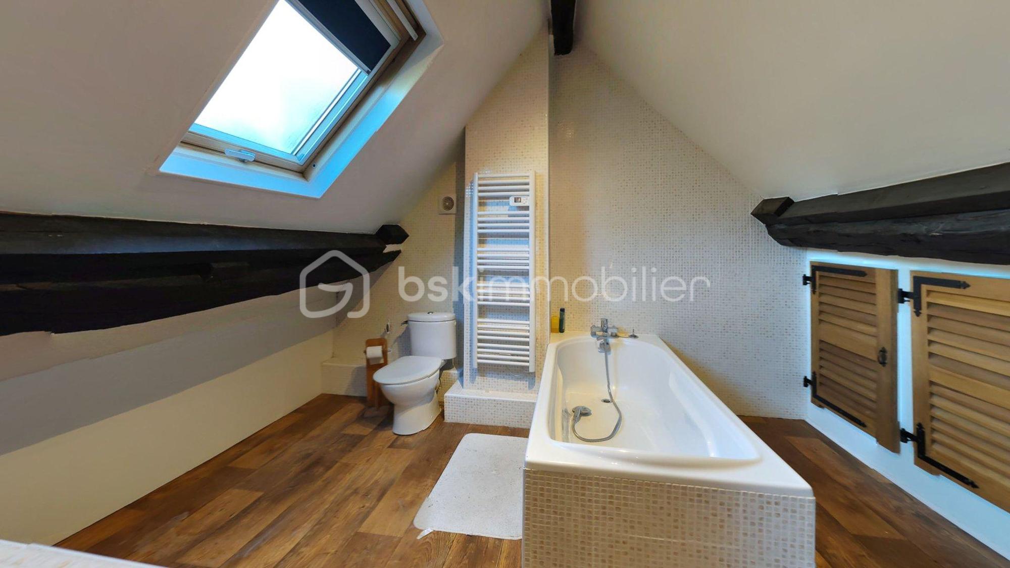 6-Rue-de-Bellevue-Bathroom.jpg