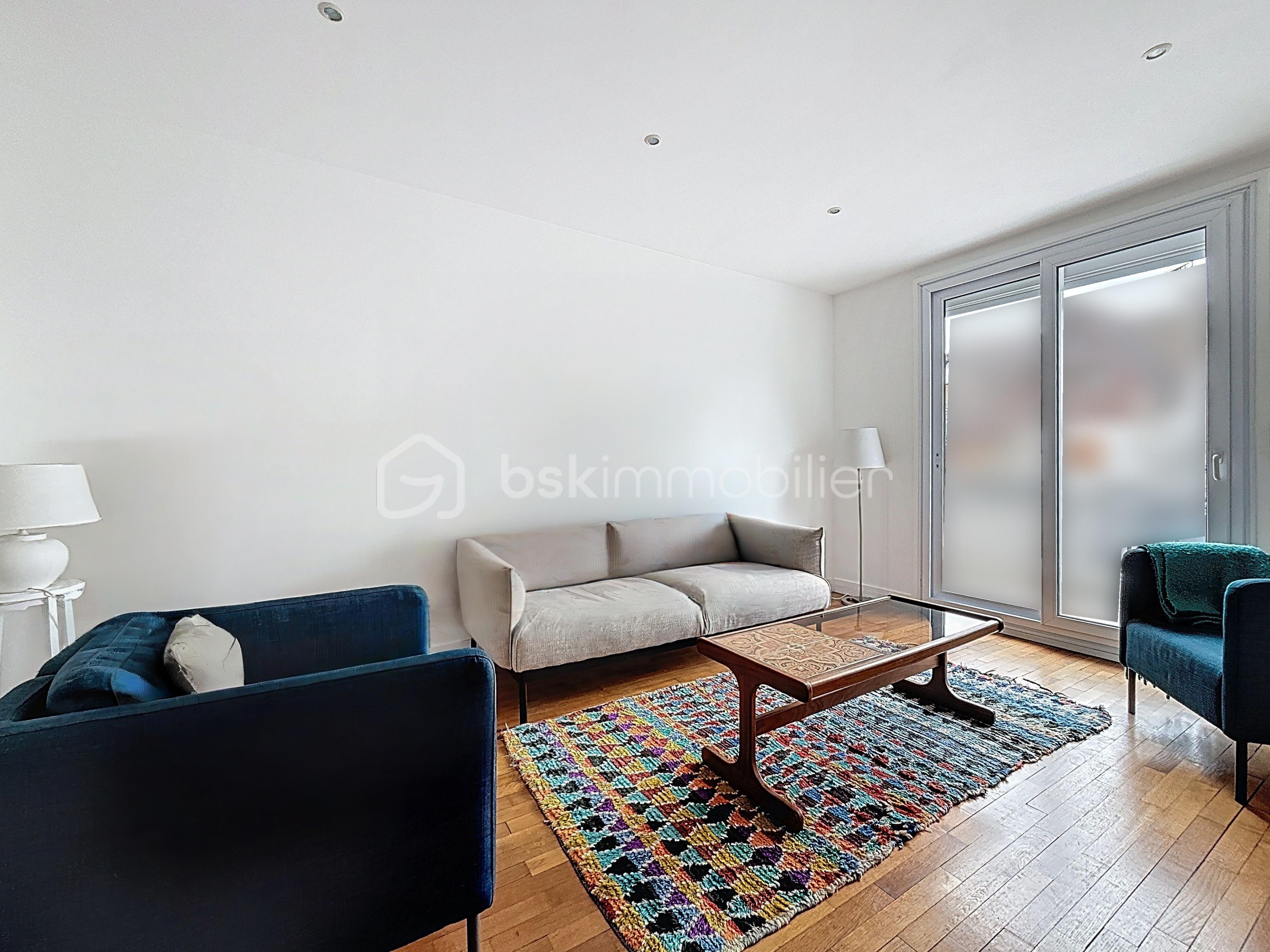 Maison de 122 m² - séjour flouté.jpg