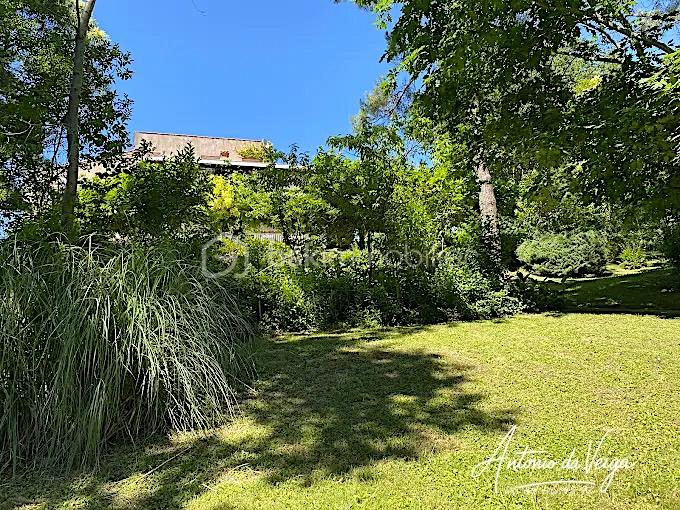 Immeuble commercial de 359 m² - D5711673-6543-4969-A5CC-C3C28331D80A - copie.jpg