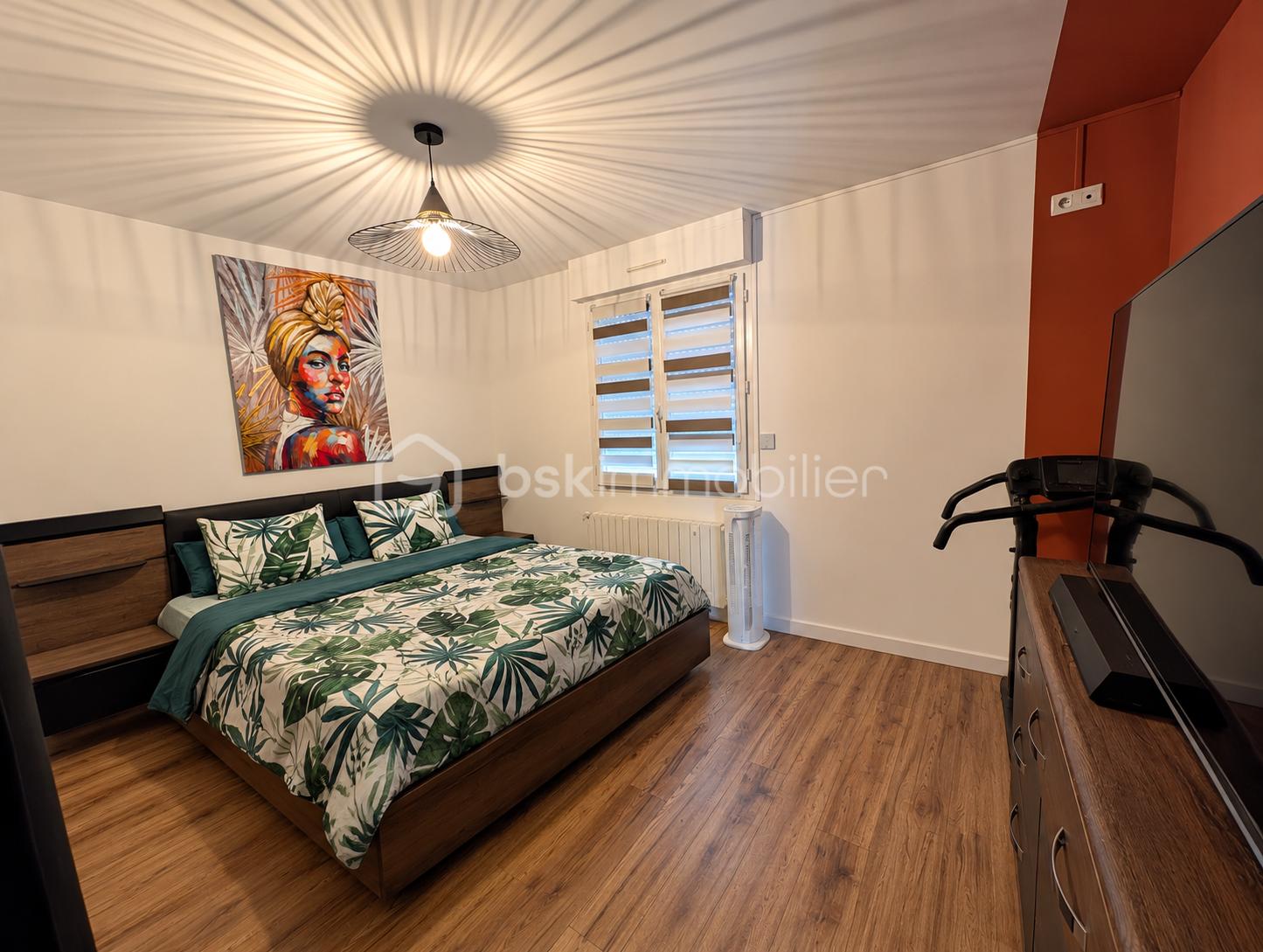 Chambre rangée pour annonce immobilière.png