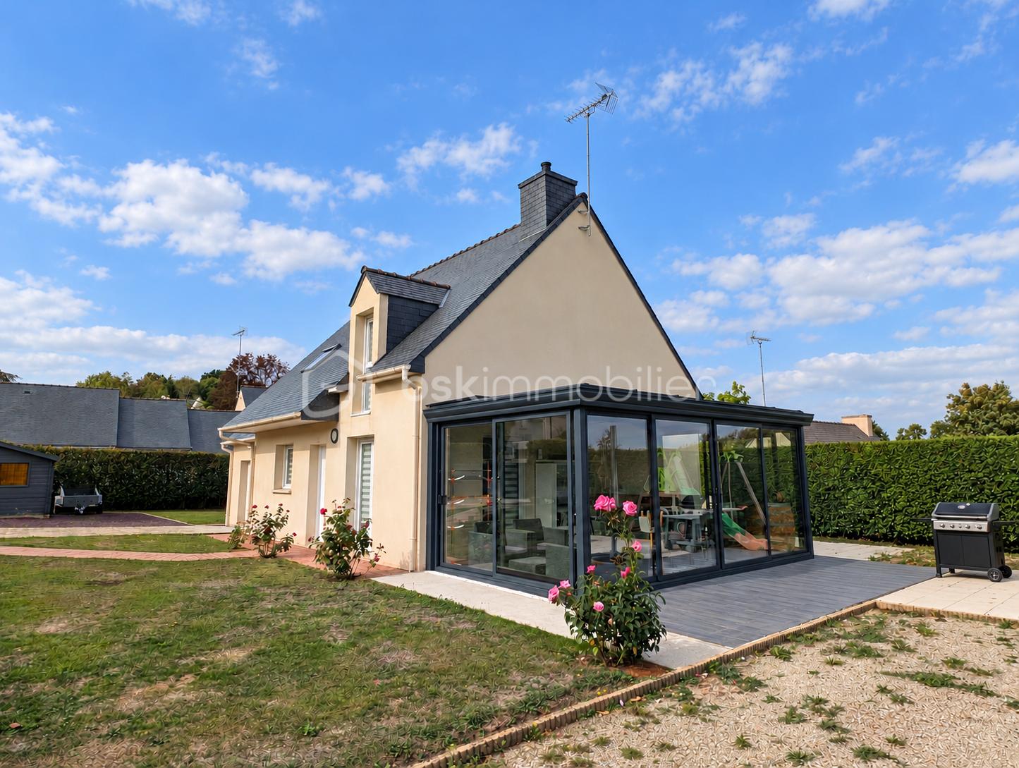 Terrasse et abords désencombrés, barbecue préservé.png