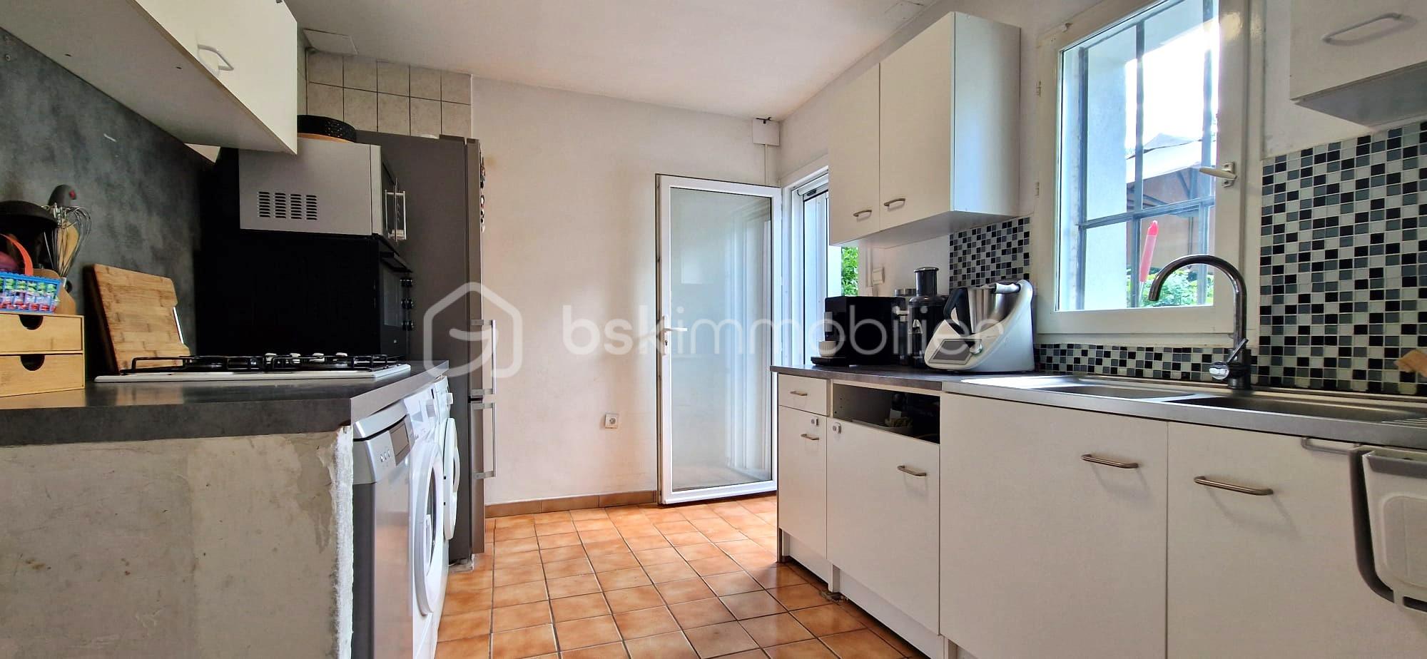 Maison de 60 m² - CUISINE VUE EXT.jpg