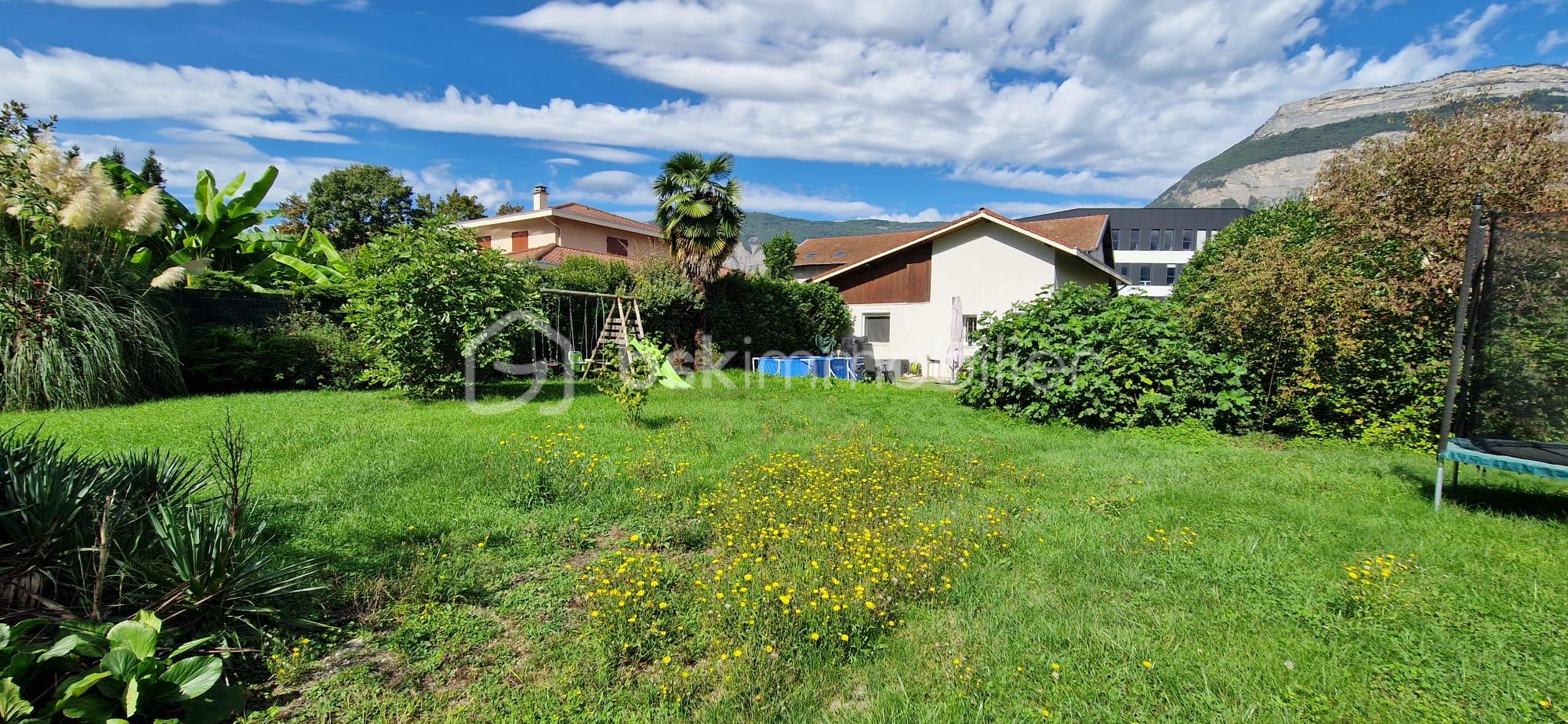 Maison de 60 m² - TERRAIN VUE BUREAUX.jpg