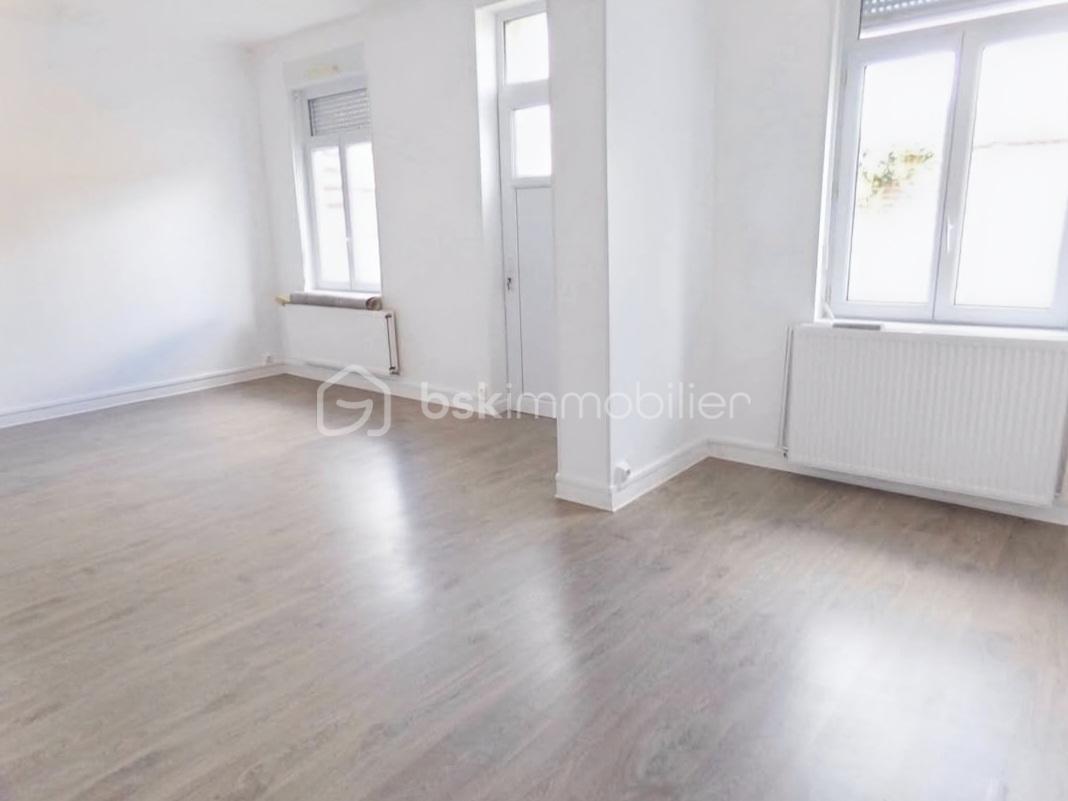 Maison de ville de 100 m² - 0CyDSuONqKK77bcarXQNzhQSsFQhdgXLPiiOvo6Z.jpg
