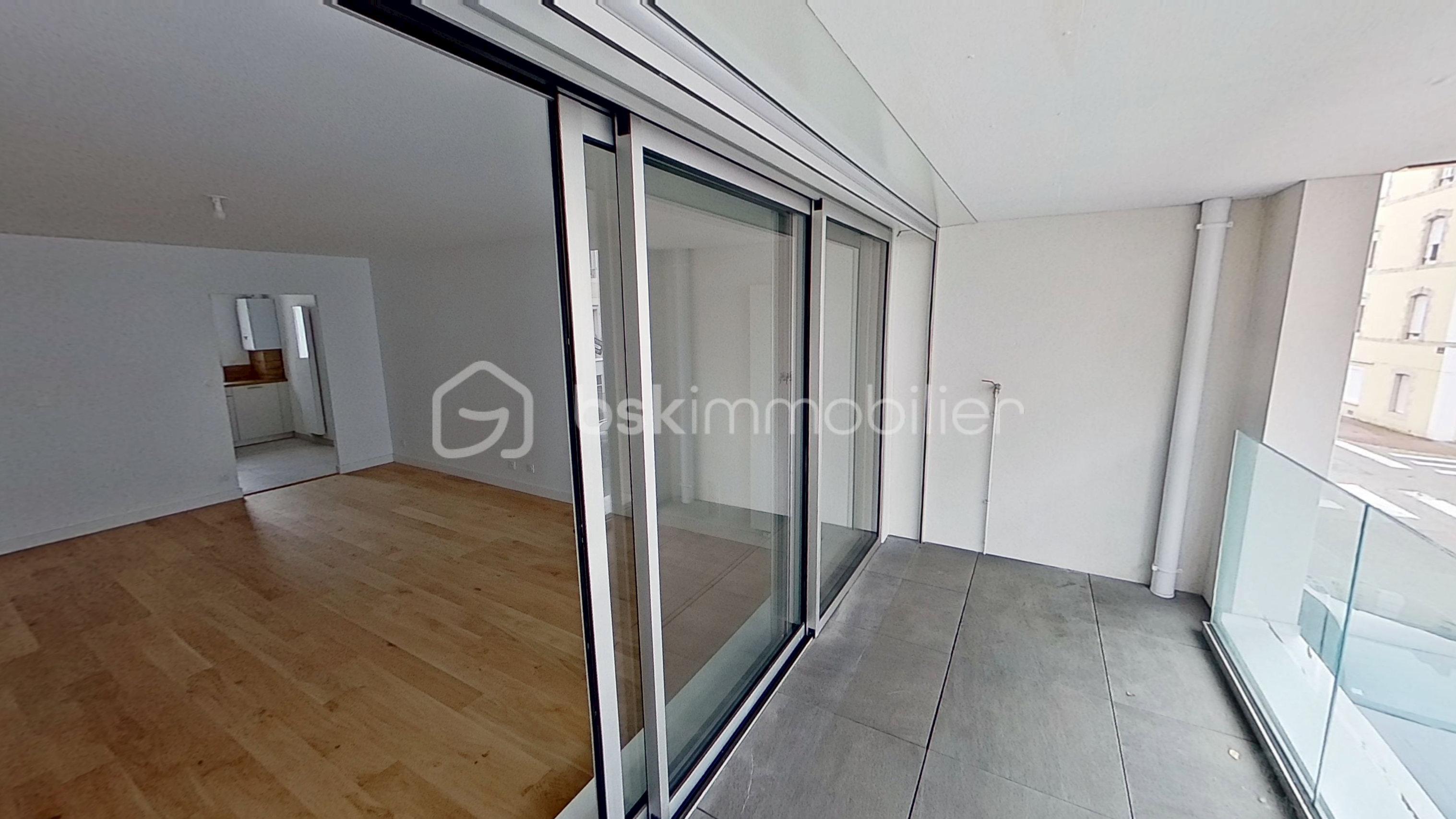 balcon-10162026_133916.jpg