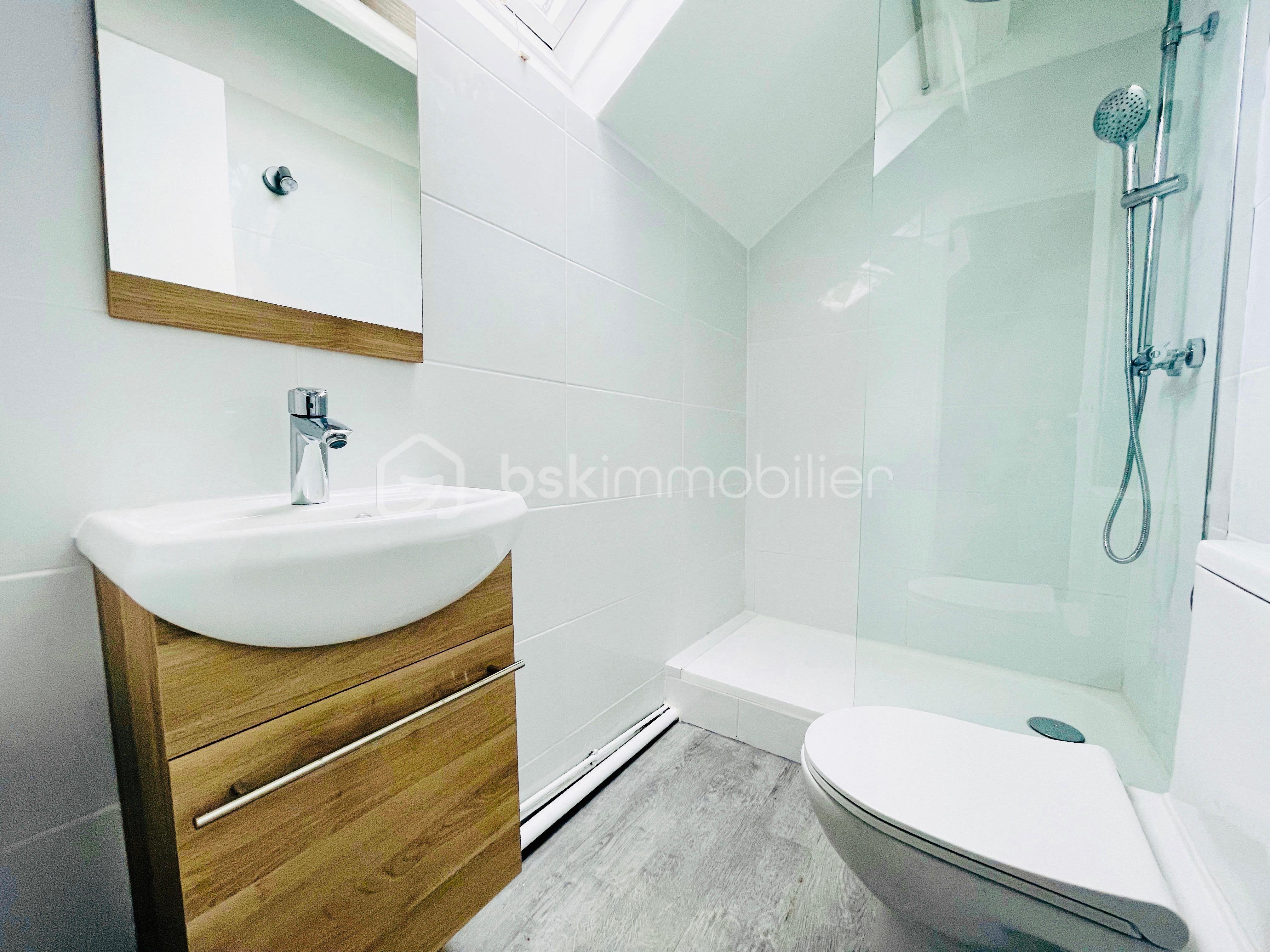 Appartement de 32 m² - salle d'eau - 1.jpg