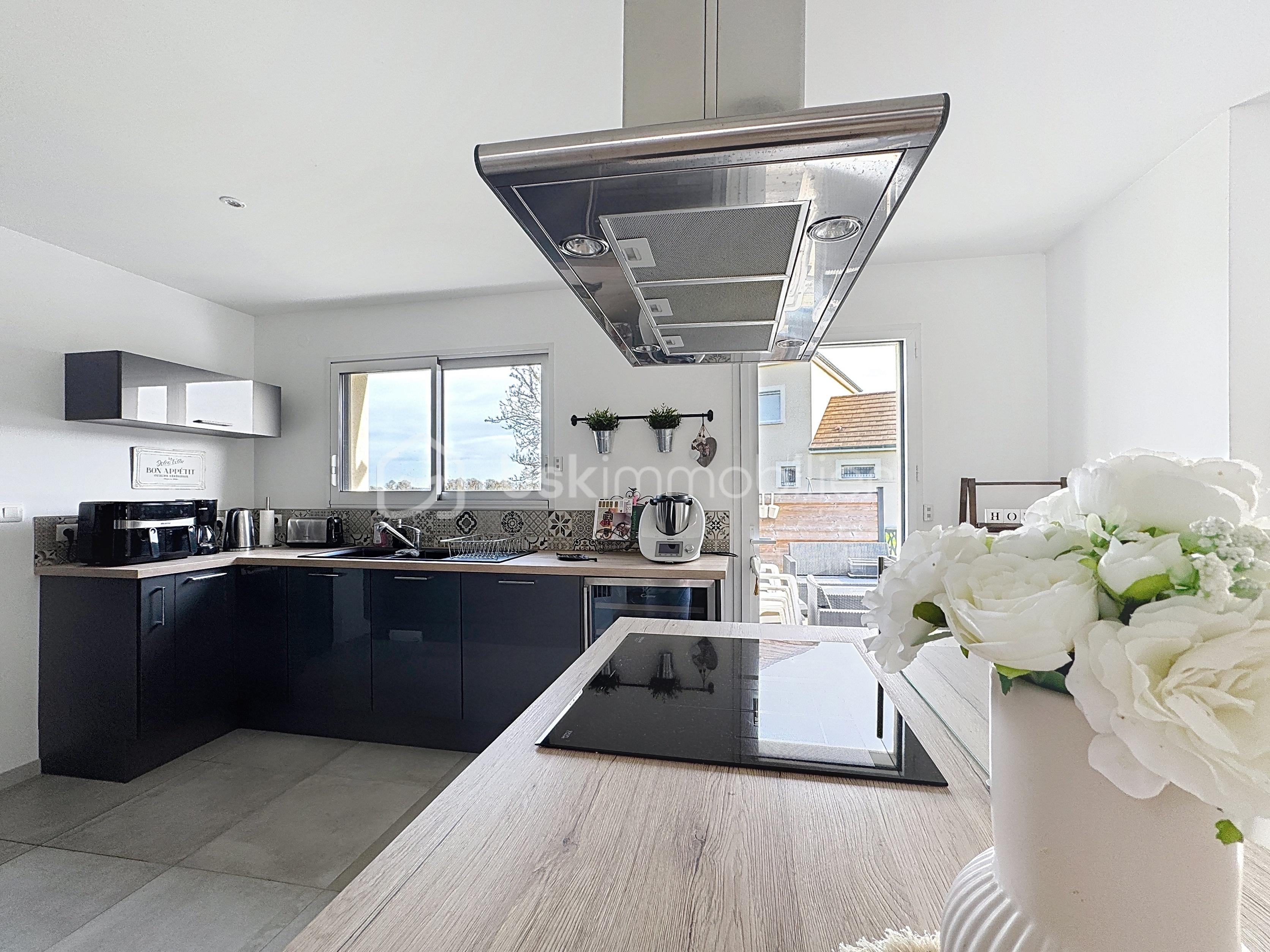 photo-1763039066 (2).jpg