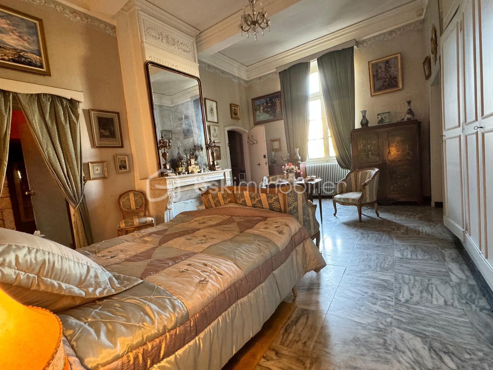 Demeure de 360 m² - chambre3.jpeg