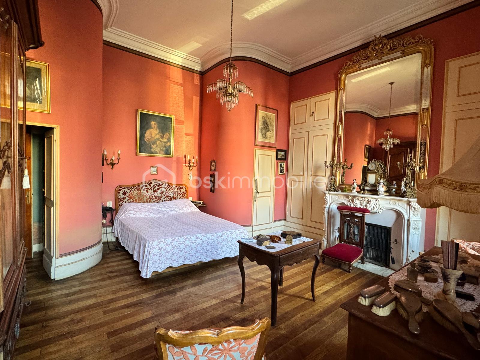 Demeure de 360 m² - chambre2.jpeg