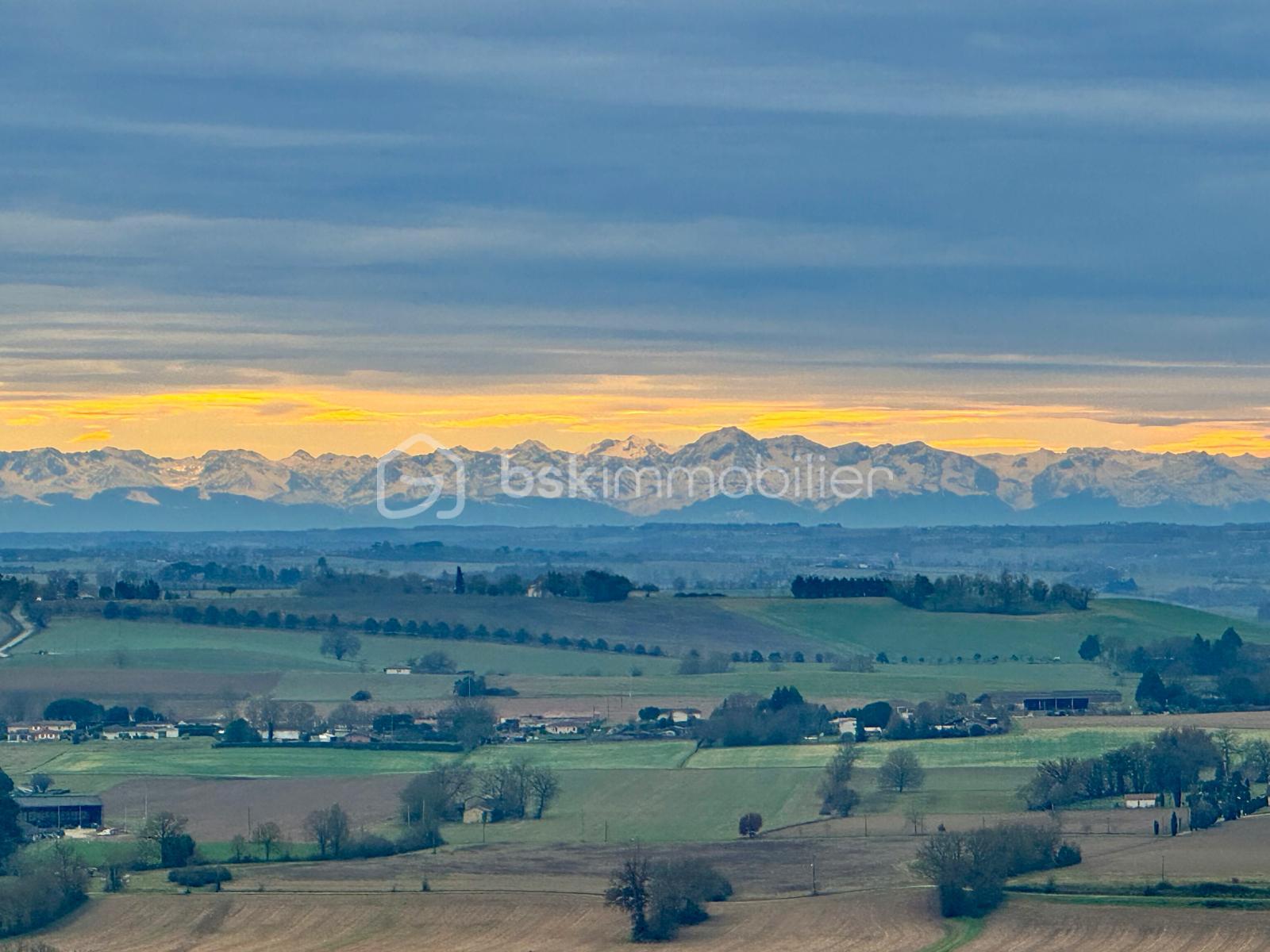 Demeure de 360 m² - La chaine des Pyrénées Lectoure.jpeg