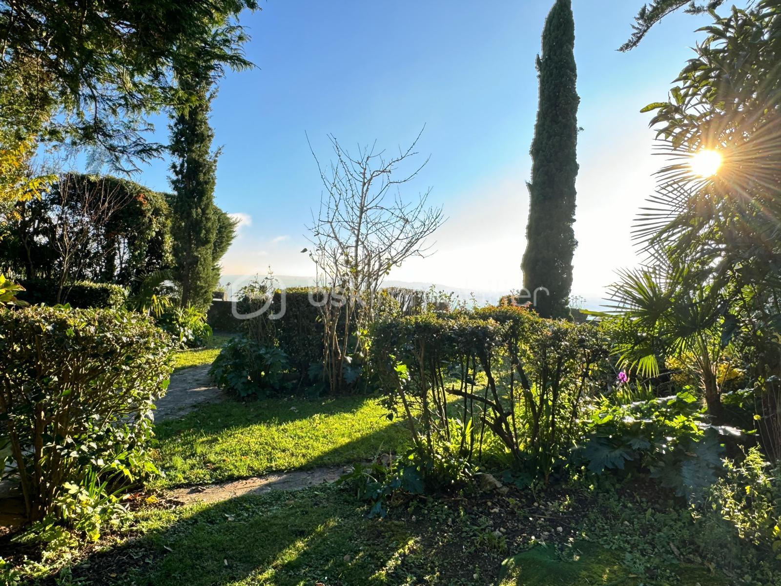 Demeure de 360 m² - jardin soleil2.jpeg
