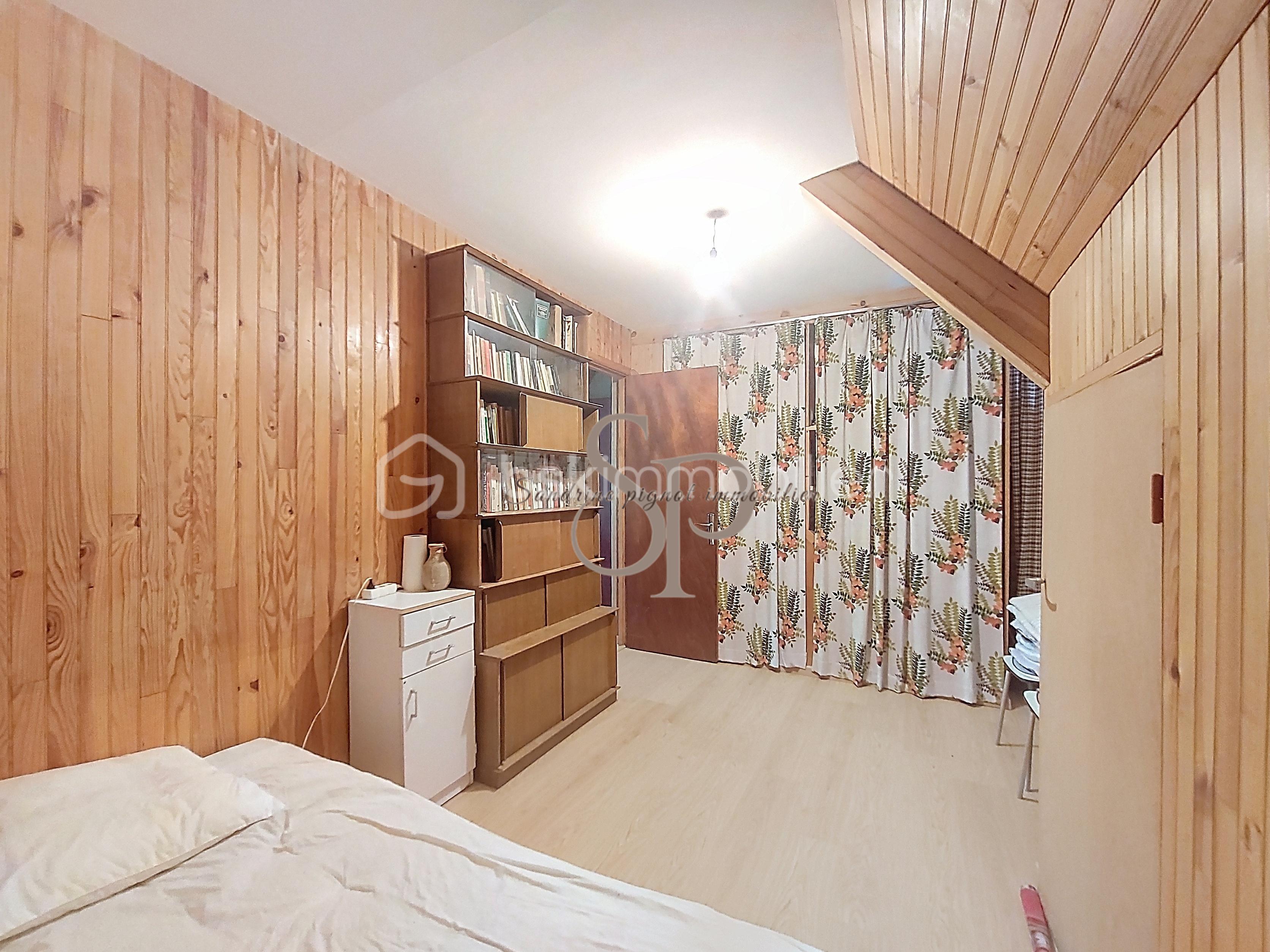 Maison de 95 m² - chambre milieu 1.jpg